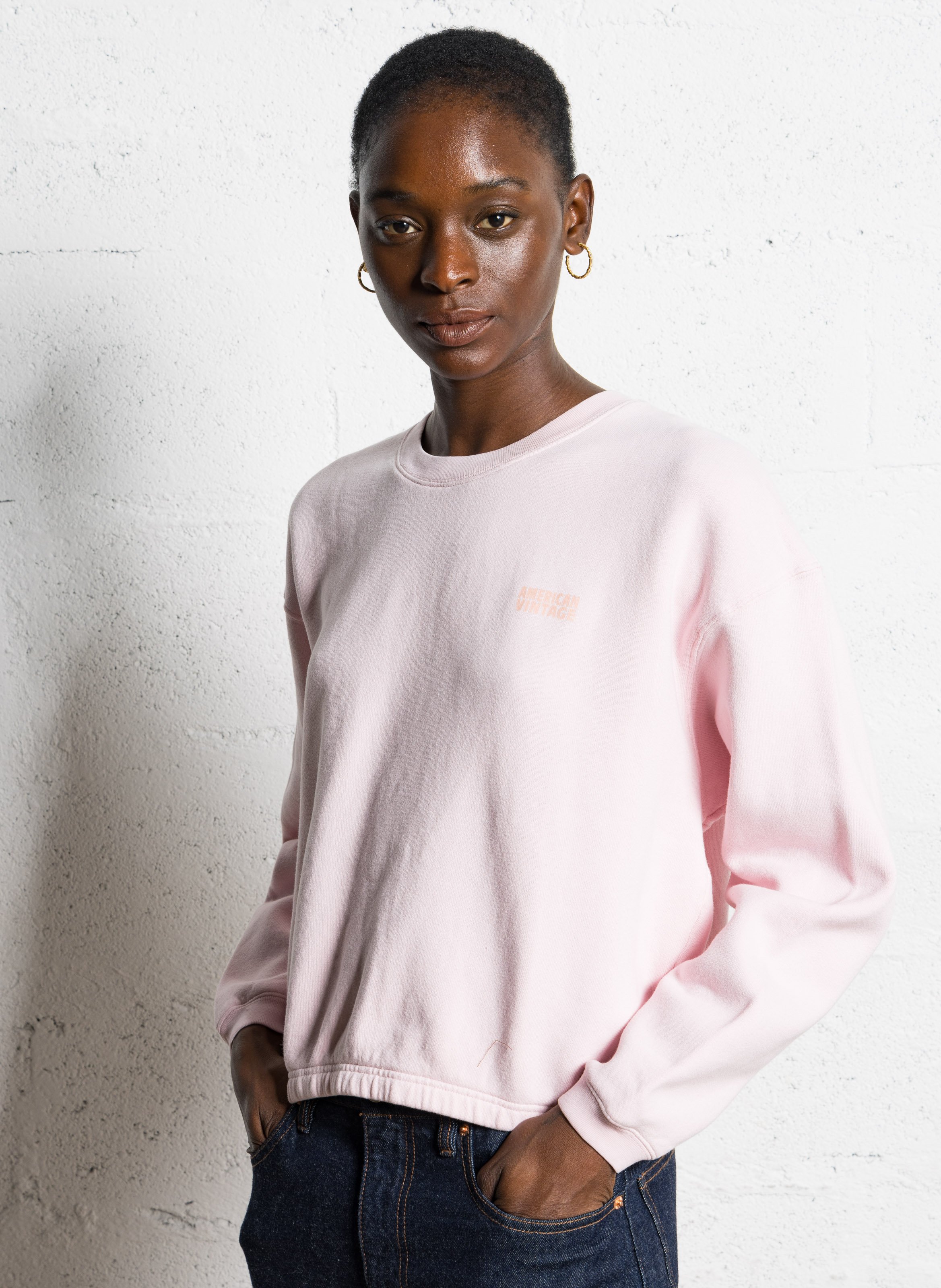 Kurzes Sweatshirt aus Baumwoll-Mix mit Rundhalsausschnitt AMERICAN VINTAGE