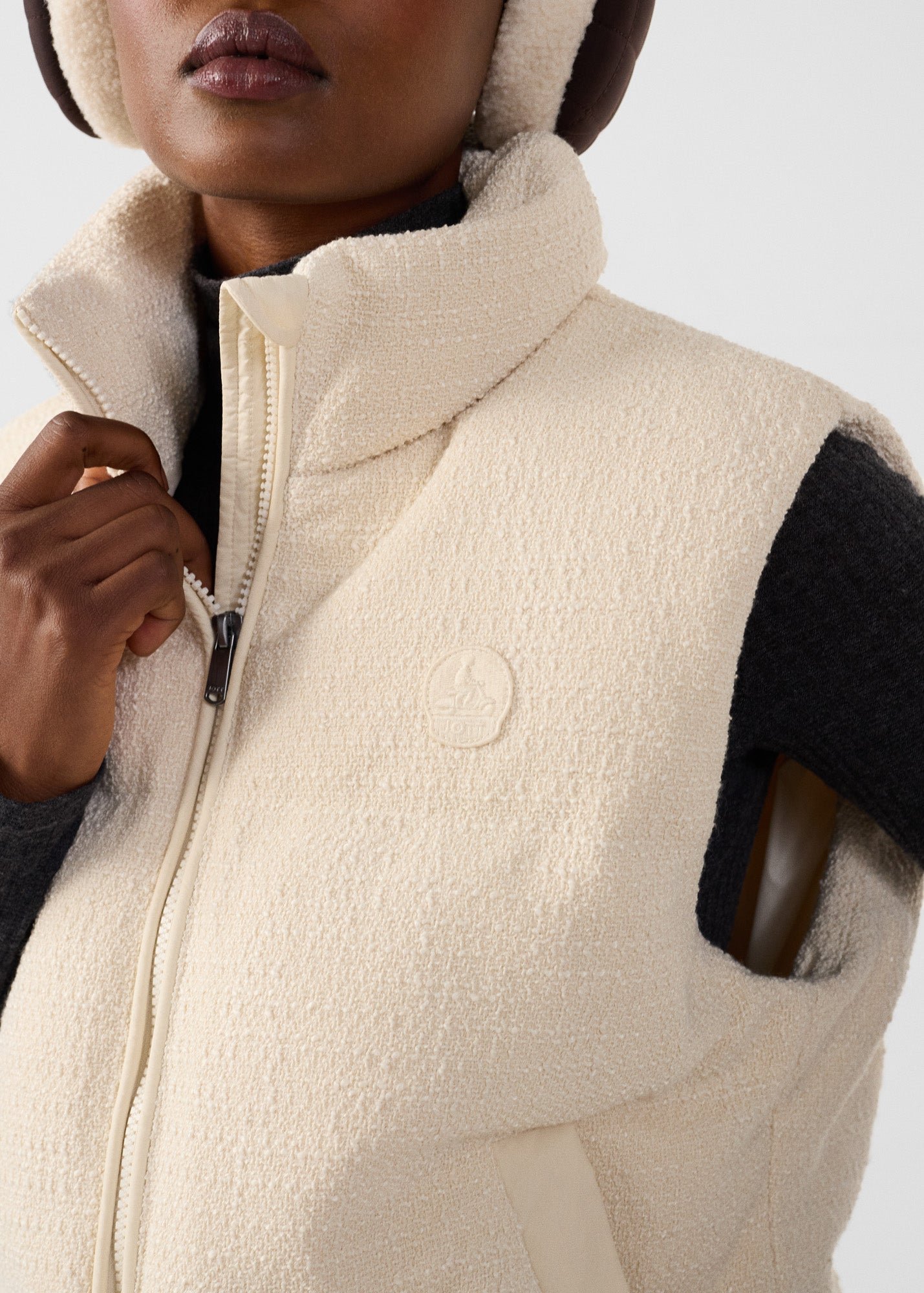 Atsuma sleeveless puffer jacket for extreme cold. JOTT White