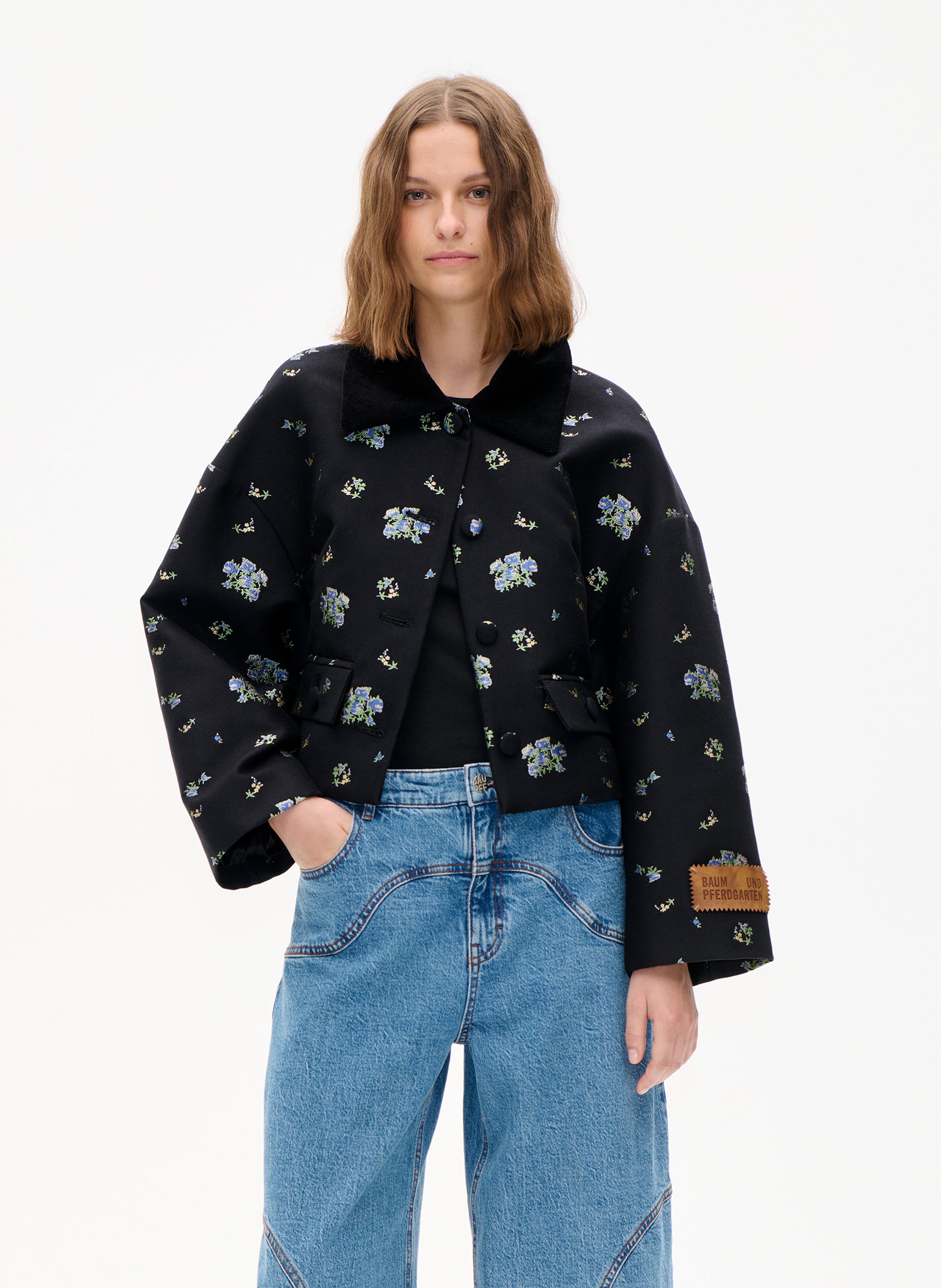 Rechte jas met klassieke kraag van biologisch katoenmengsel BAUM UND PFERDGARTEN Zwart