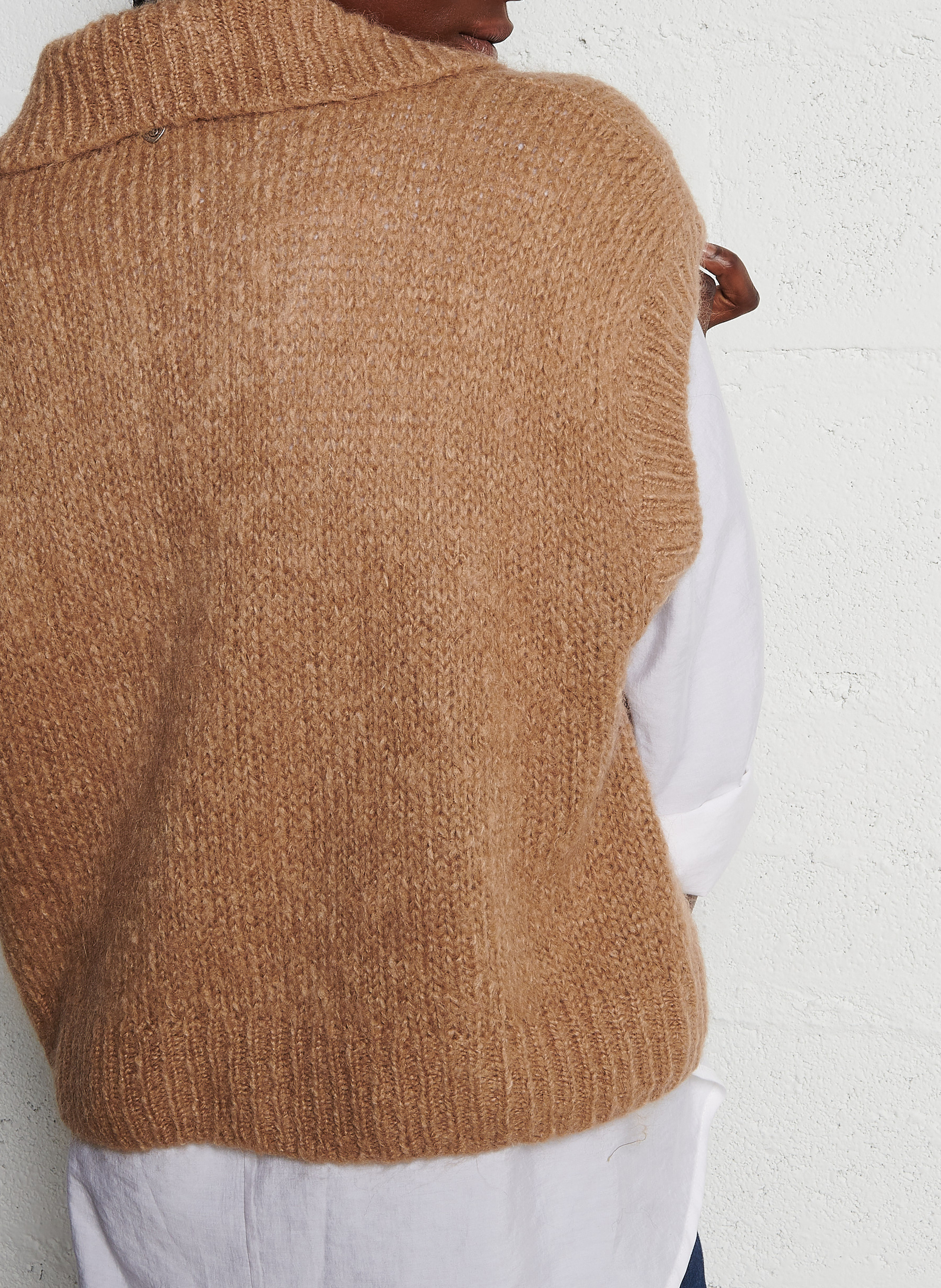 Strickjacke mit klassischem Kragen PLEASE Braun