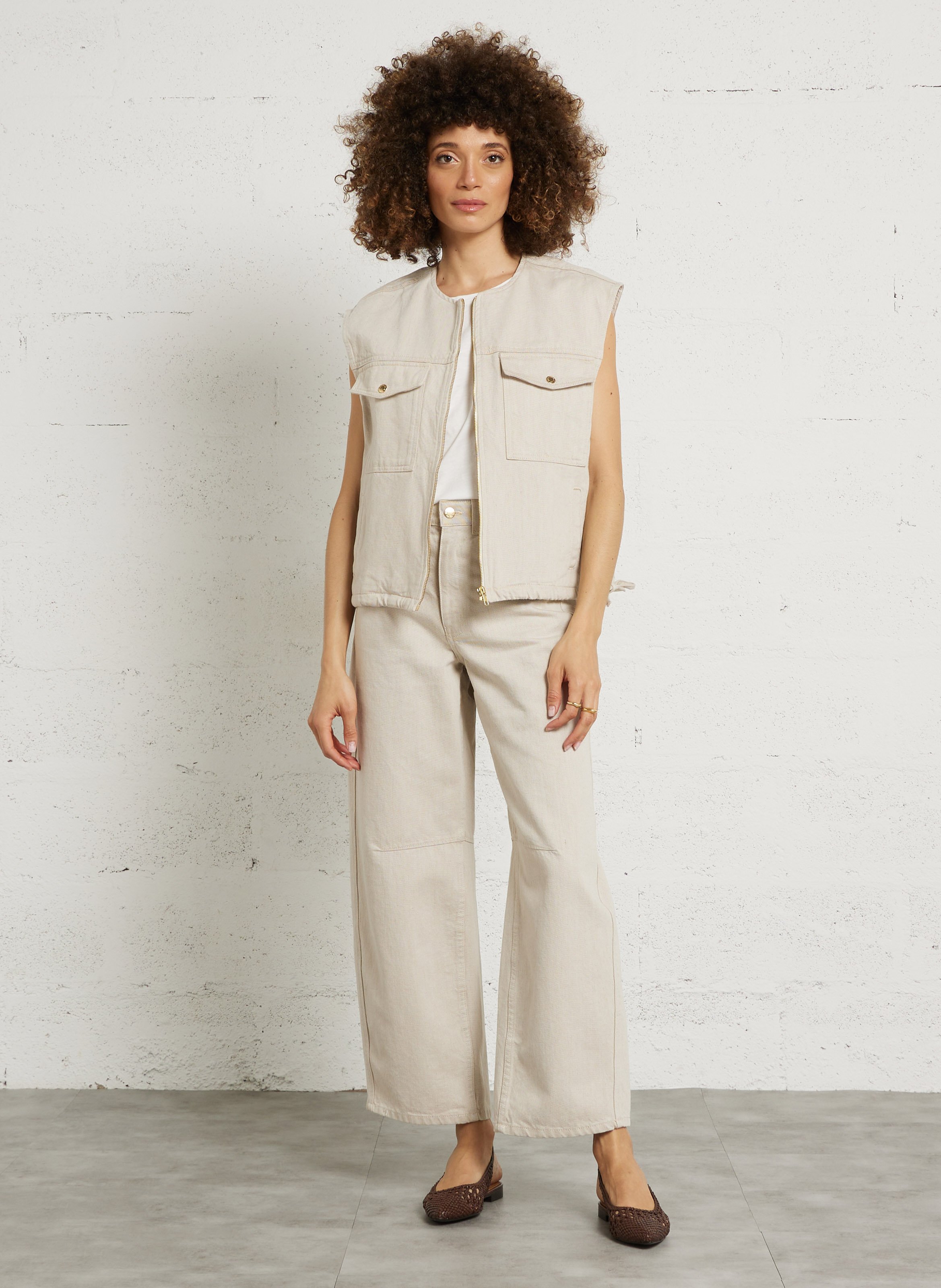 Gerade geschnittene Baumwolljacke mit Rundhalsausschnitt DES PETITS HAUTS Beige