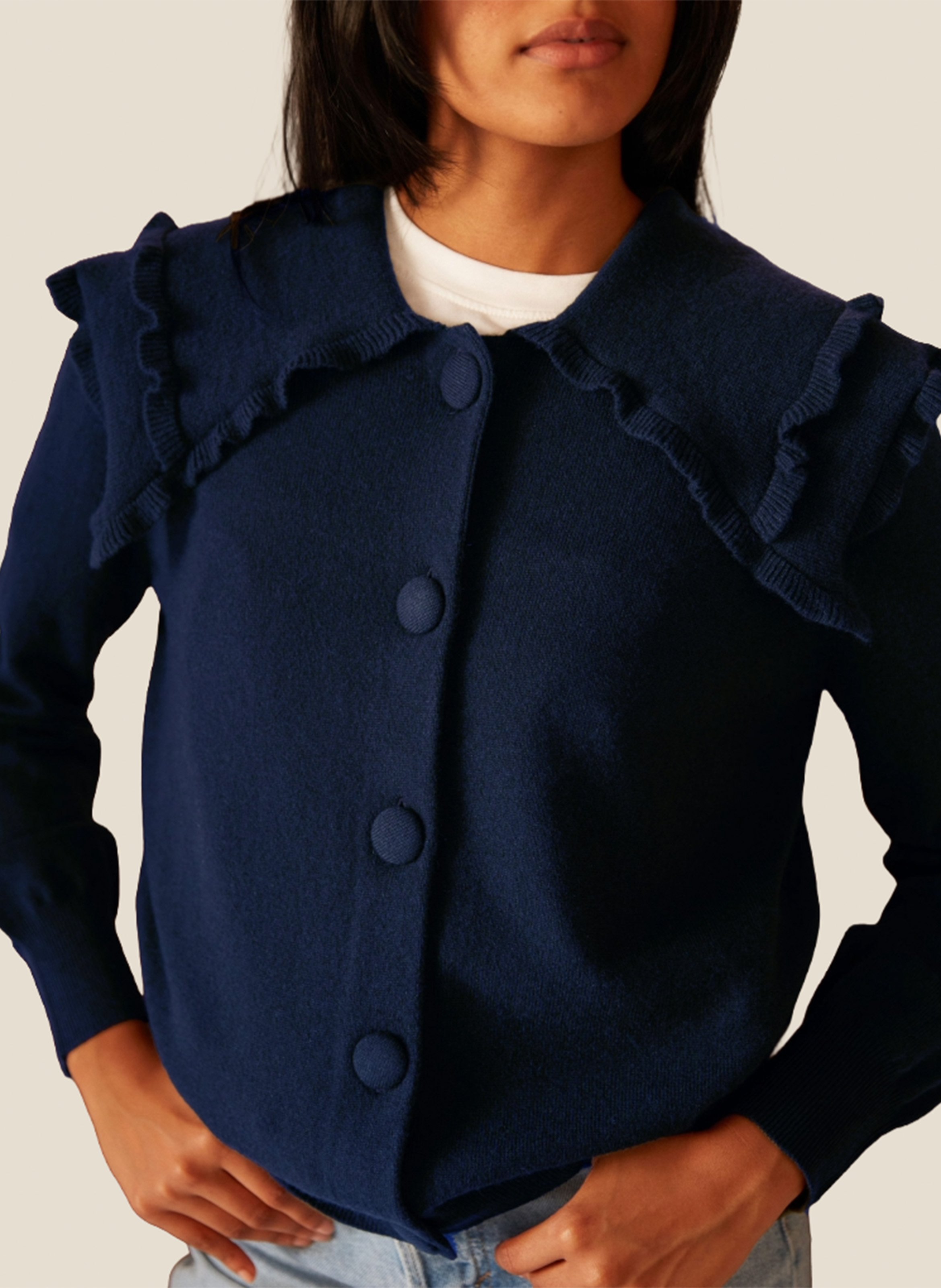 Gerade geschnittene Kaschmir-Strickjacke mit rundem Rüschenkragen HIRCUS Blau