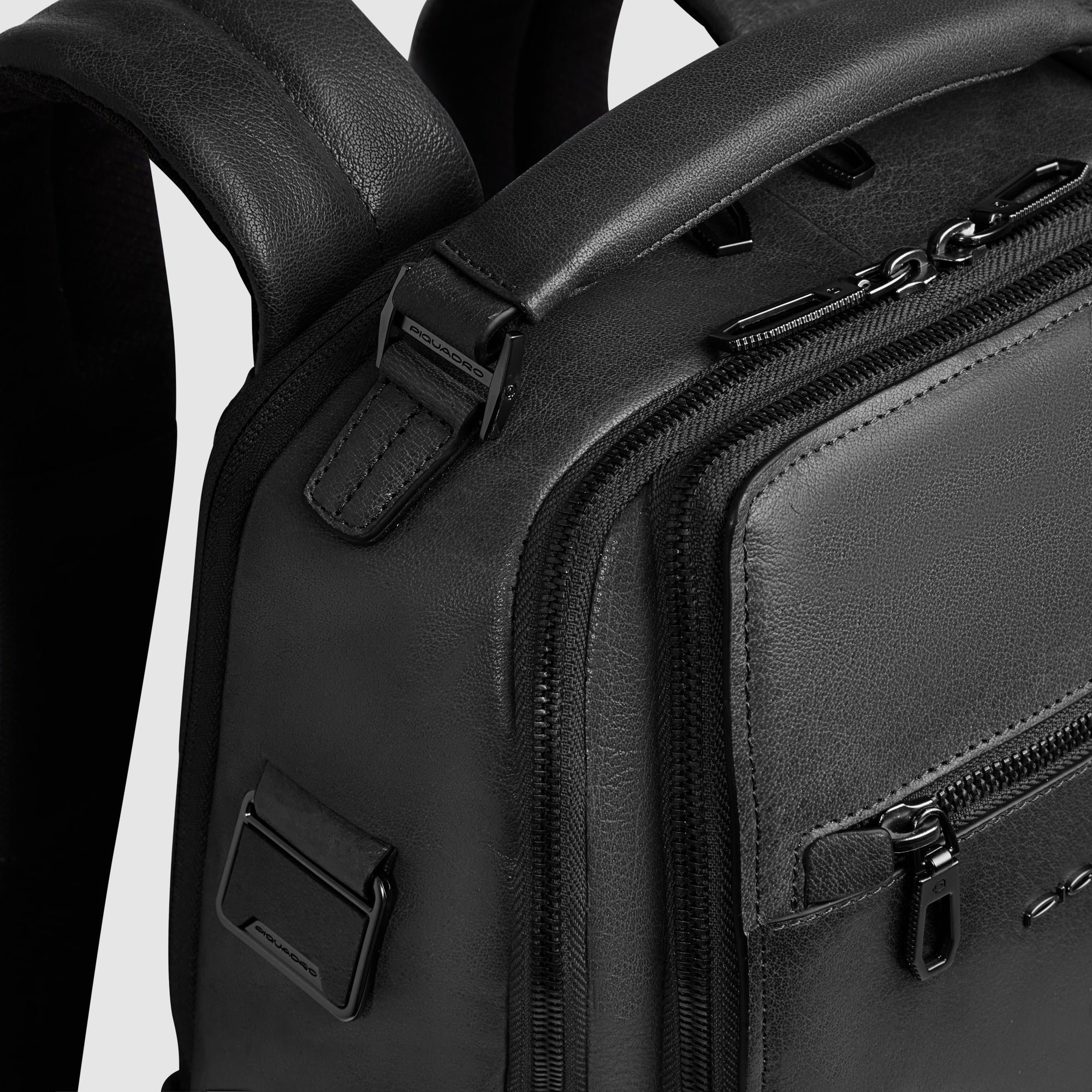 14" Laptop Travel Backpack PIQUADRO Black