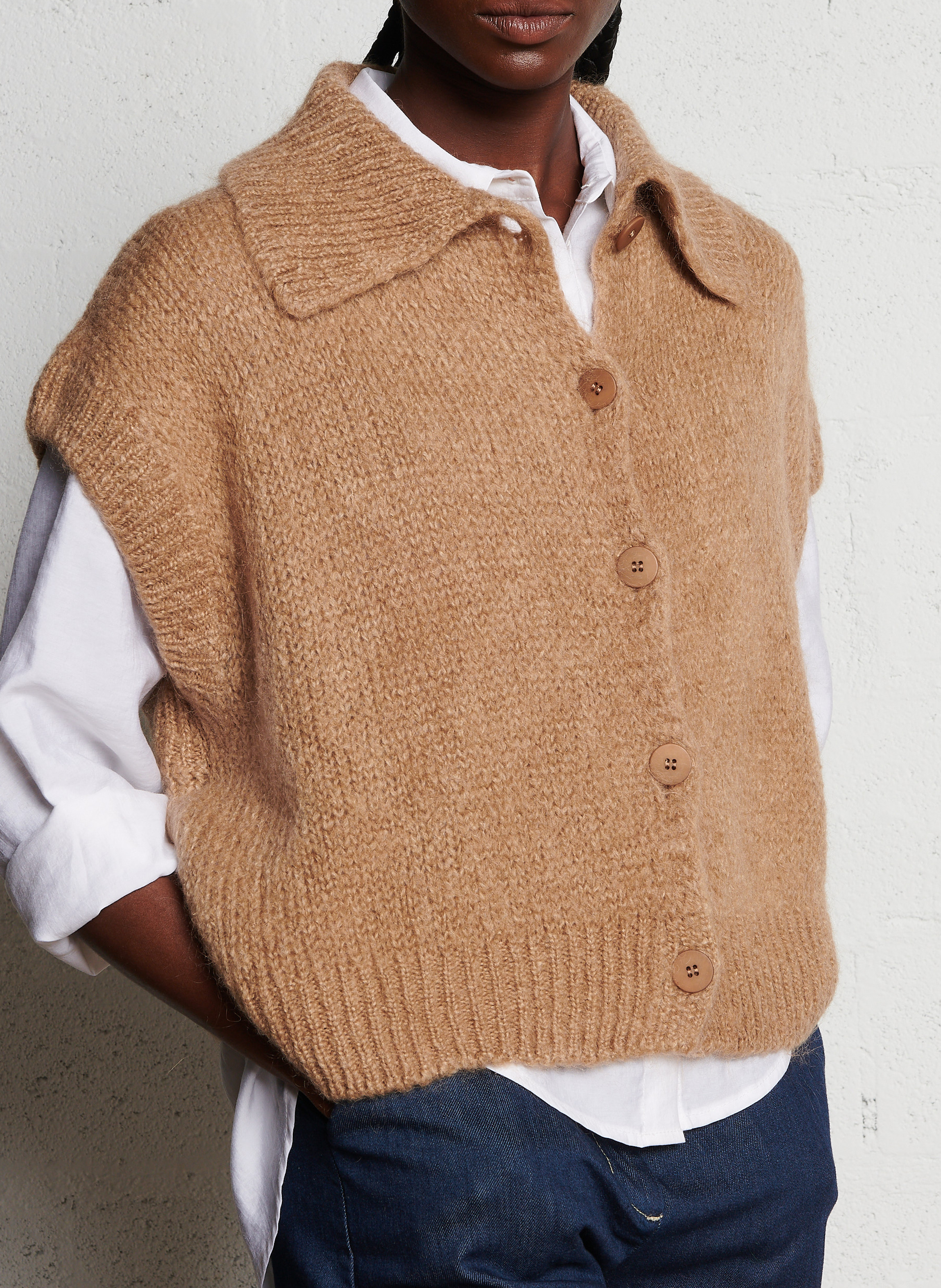 Strickjacke mit klassischem Kragen PLEASE Braun