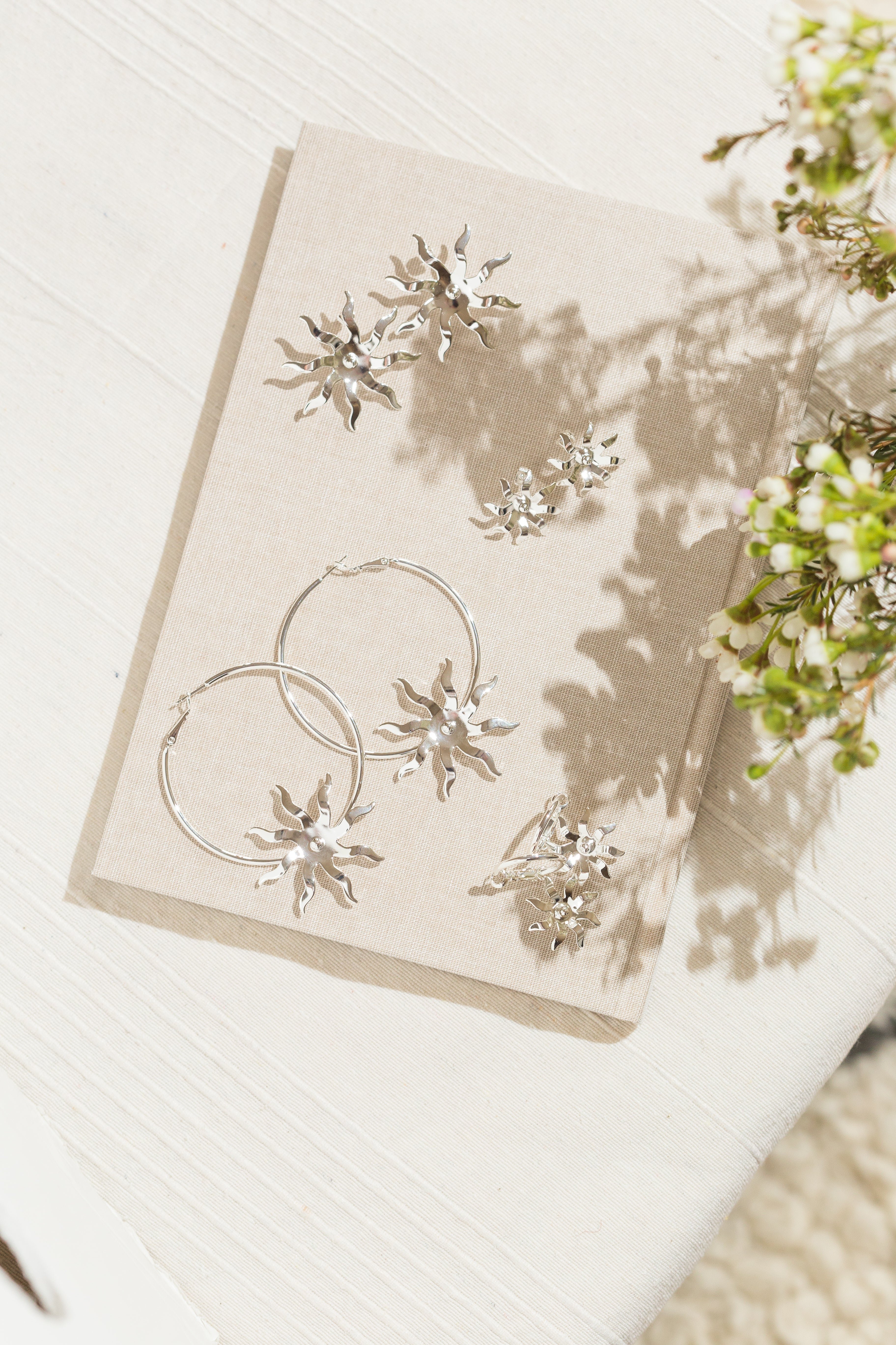 Maxi sun-shaped gold-plated stud earrings MONSIEUR SIMONE Silver