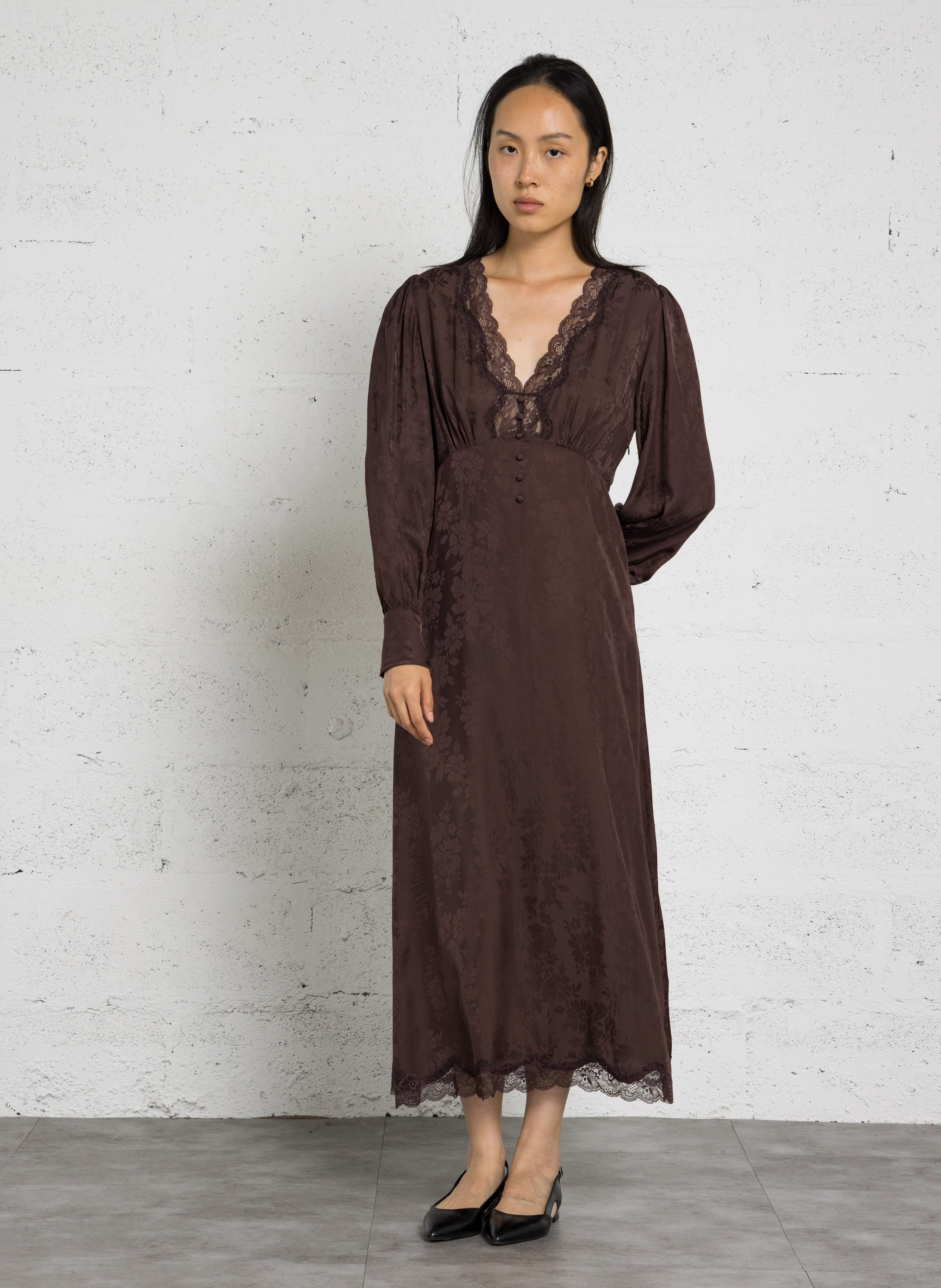 Fließendes langes Kleid mit Spitzensaum PETITE MENDIGOTE Braun