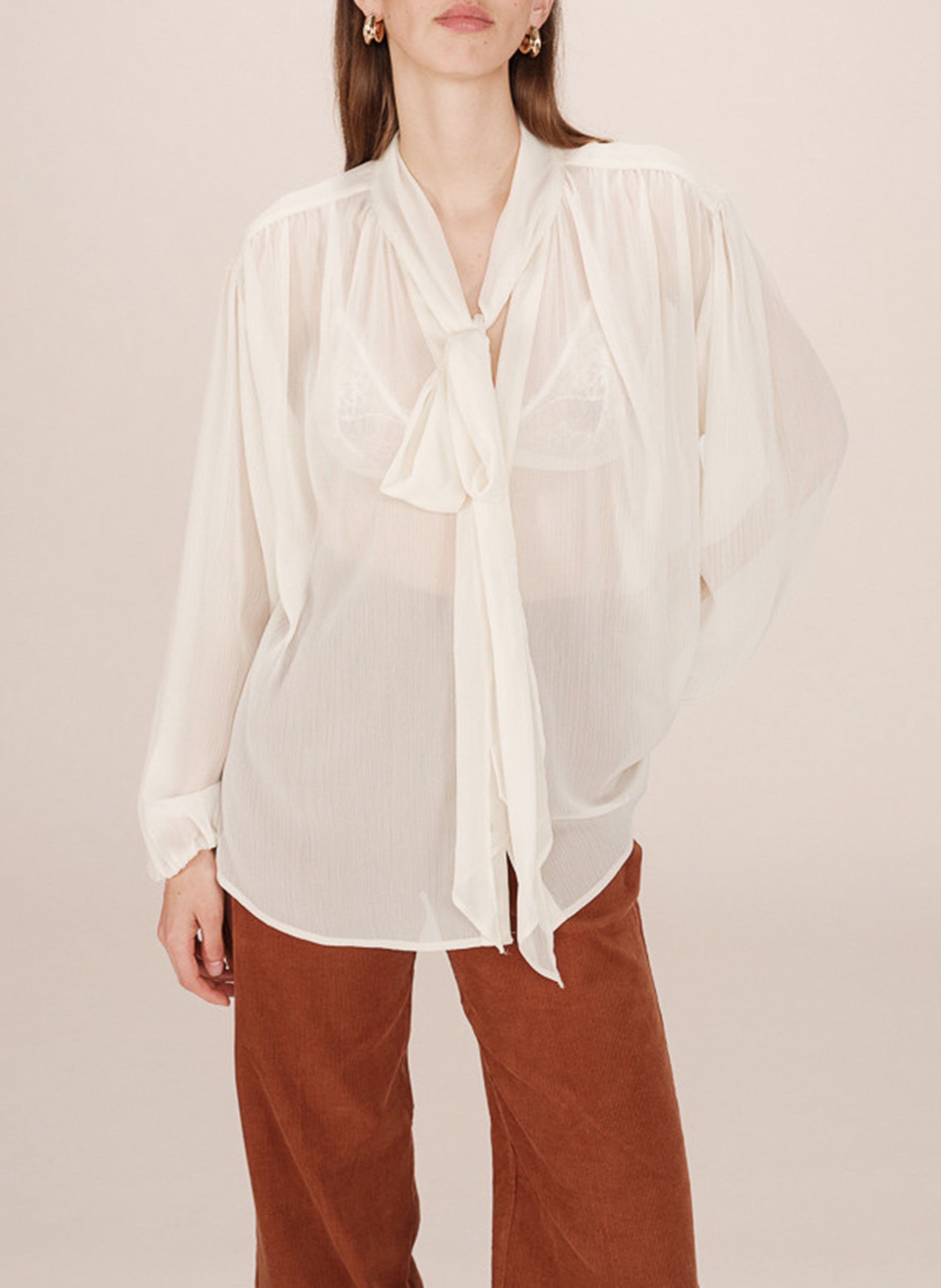 Blouse à col lavallière  GRACE ET MILA