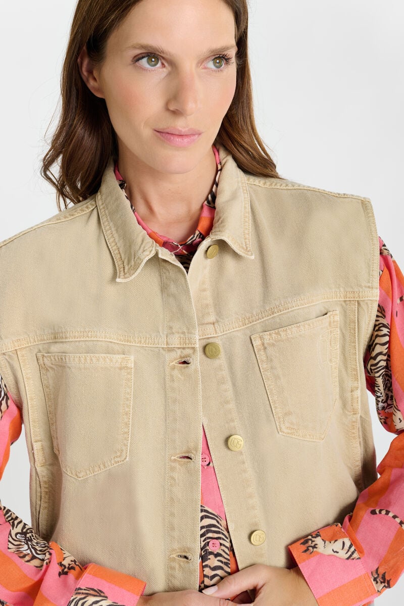 Buttoned shirt-collar jacket LE TEMPS DES CERISES Beige
