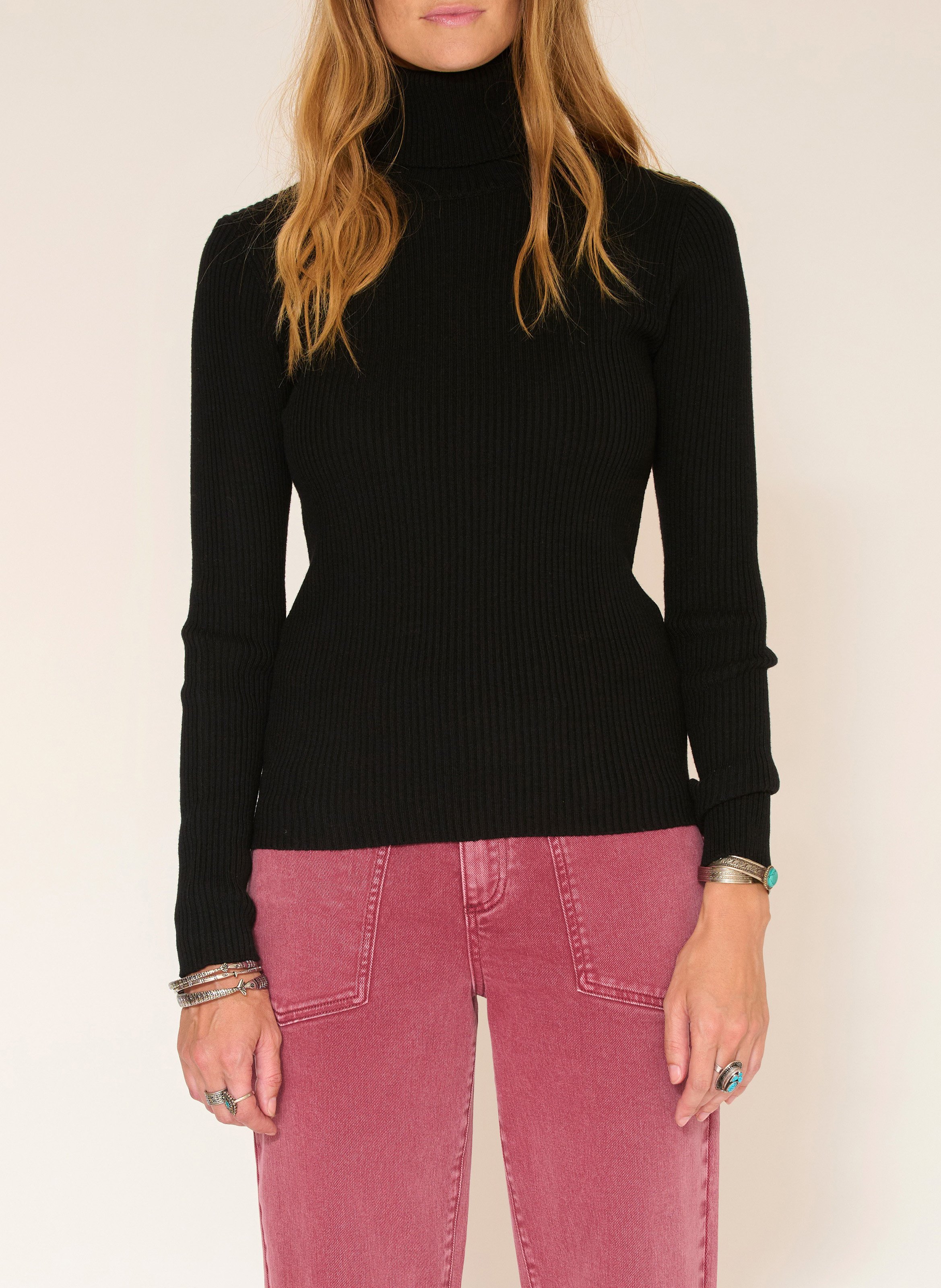 Pull moulant col rond MKT Noir
