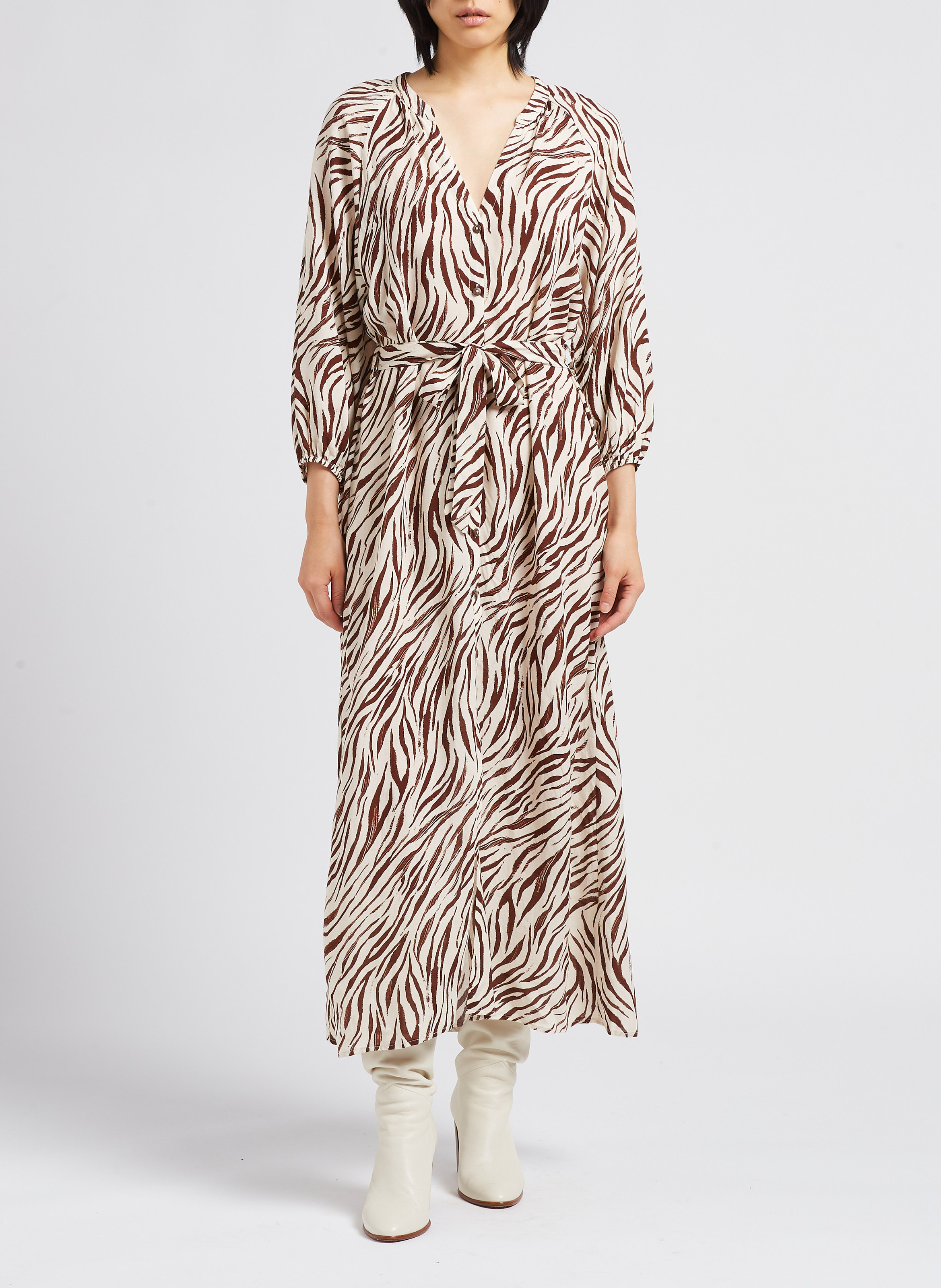 Robe longue coupe droite à col v GRACE ET MILA