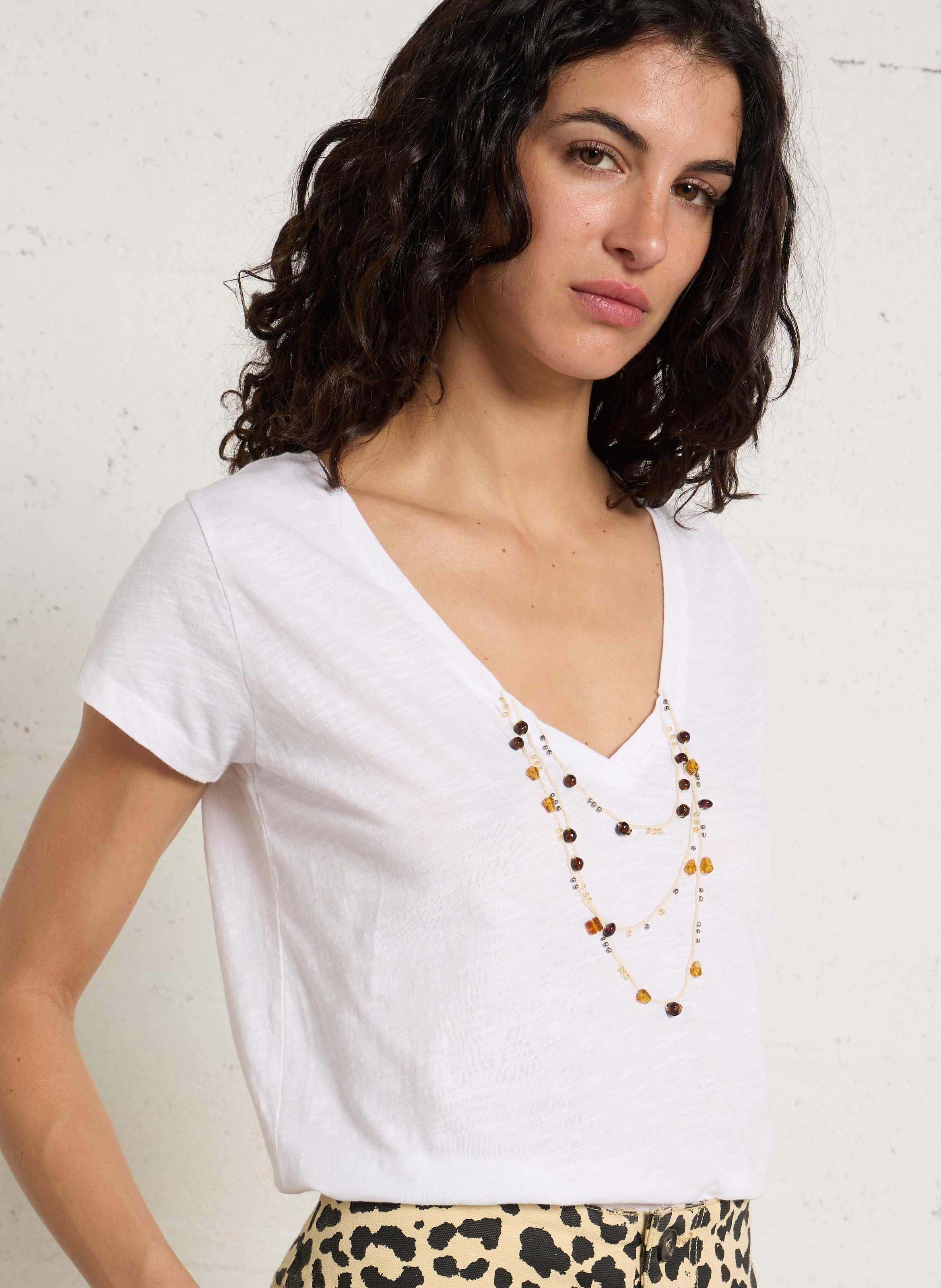 Tee-shirt col V en coton bio LEON & HARPER