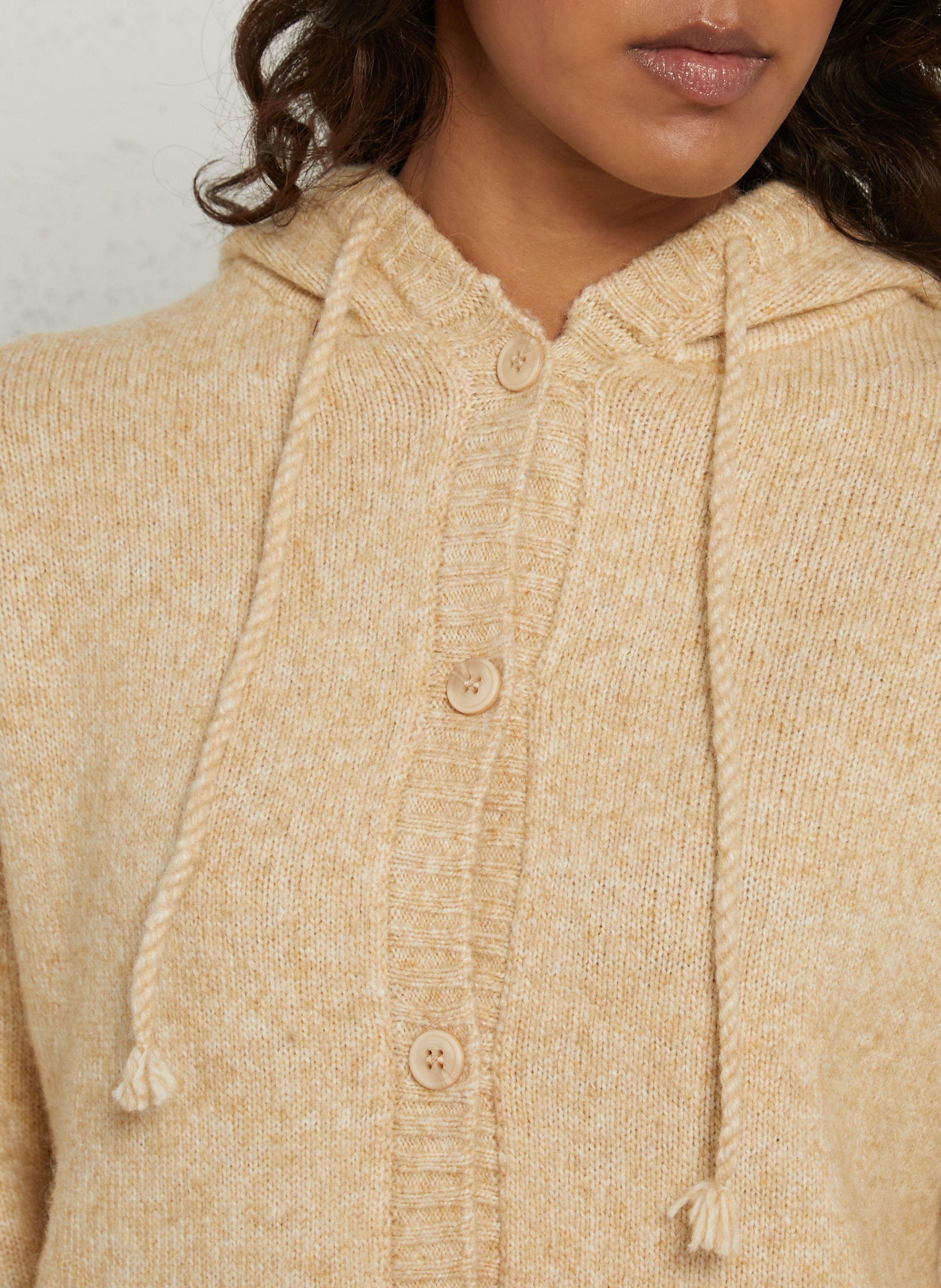Gerade geschnittene Kapuzenstrickjacke SUD EXPRESS Beige