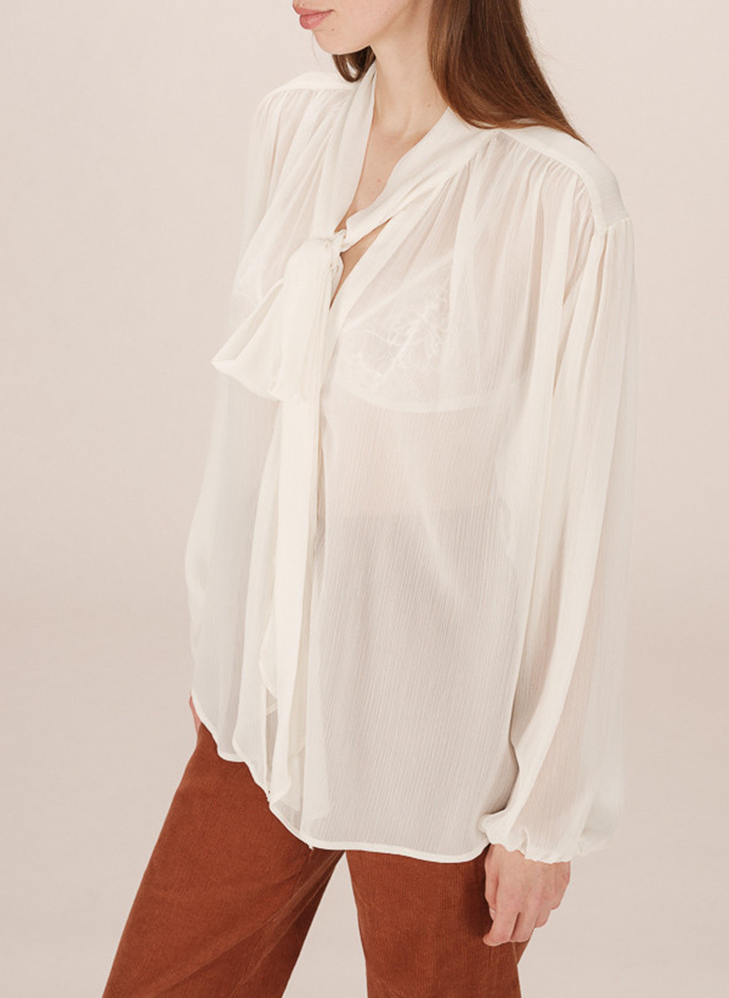 Blouse à col lavallière  GRACE ET MILA Blanc