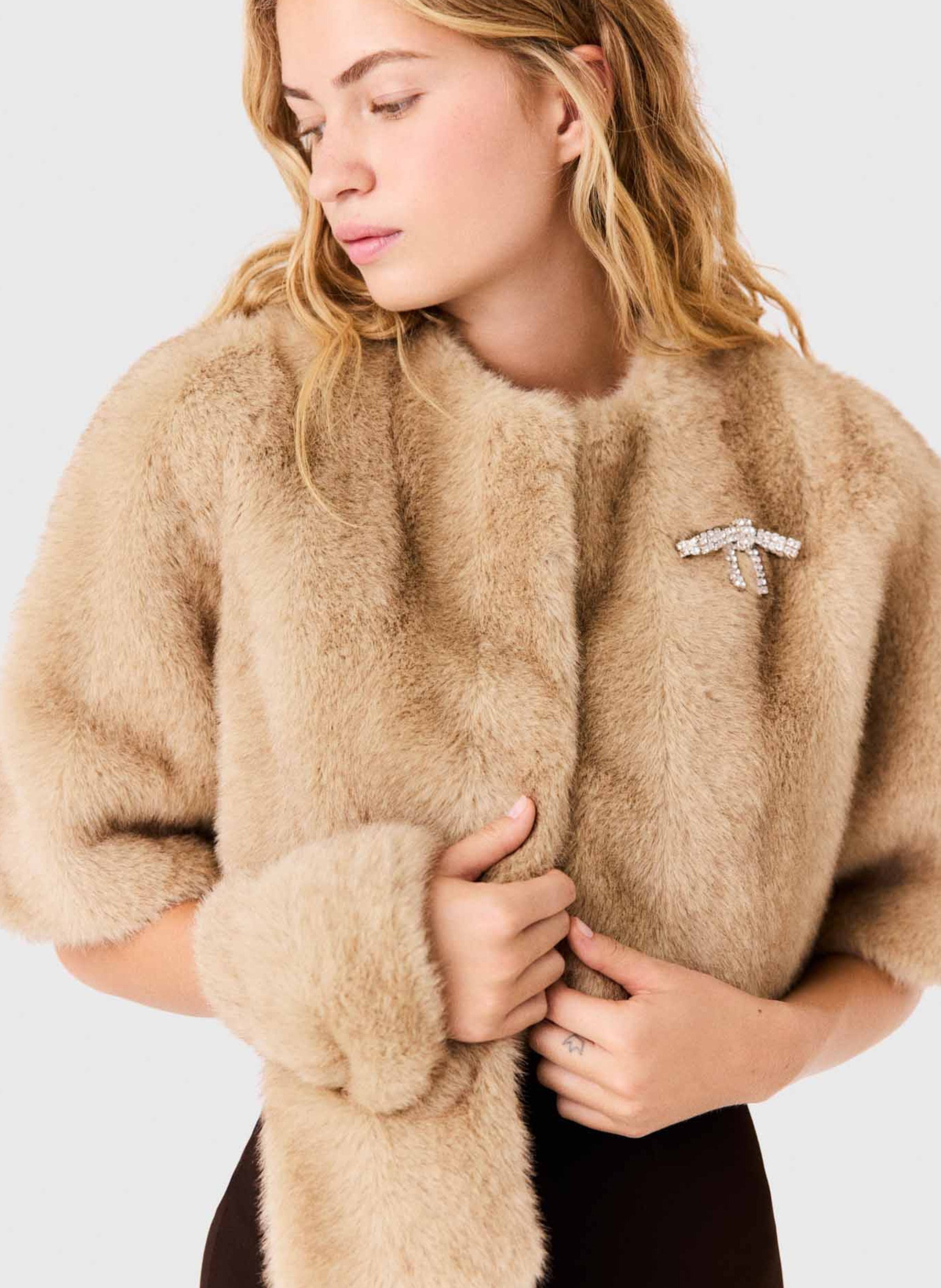 Korte, ruimvallende jas met faux fur-effect MAJE Beige
