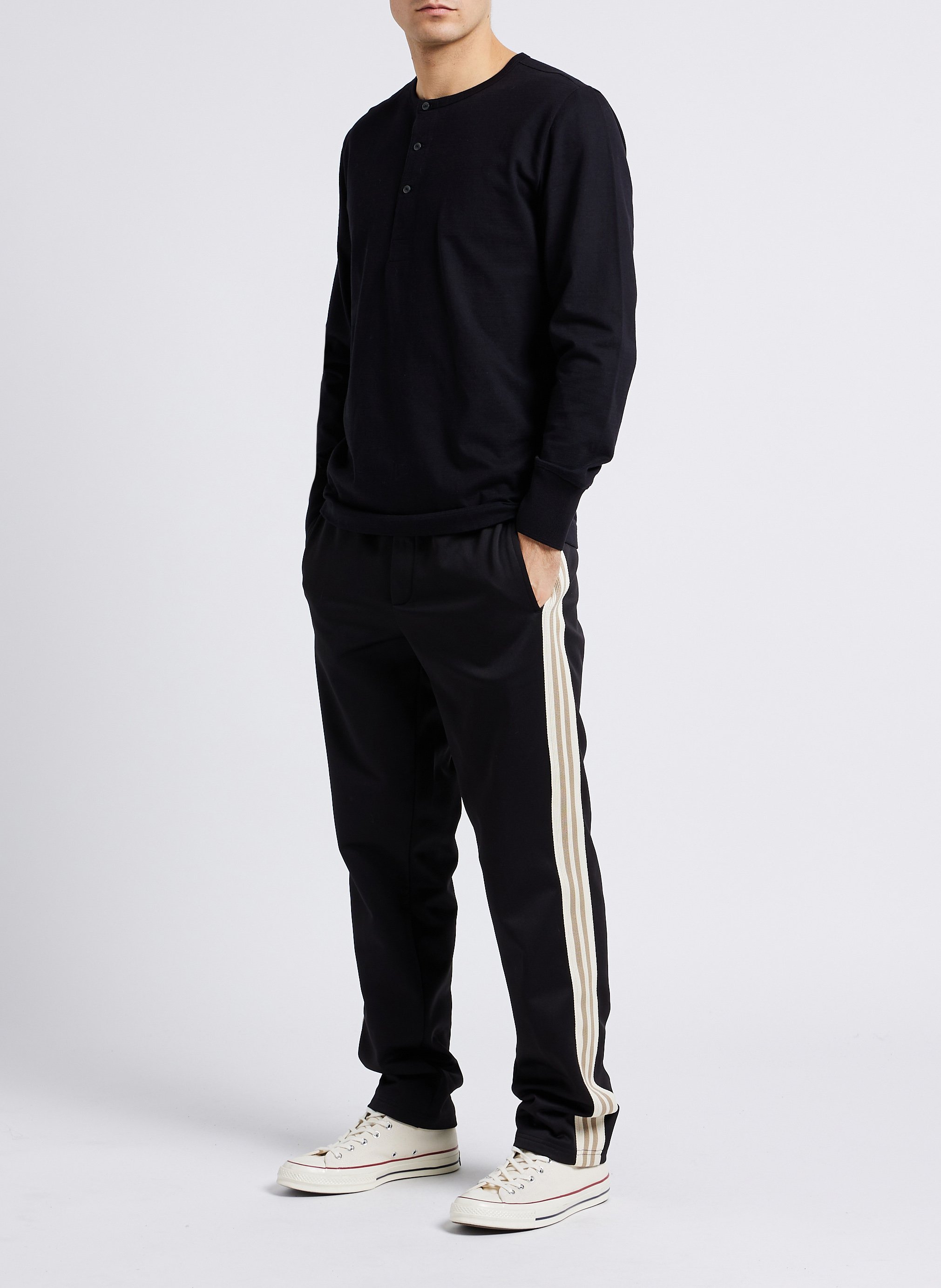 Tee-shirt droit col tunisien en coton biologique Noir