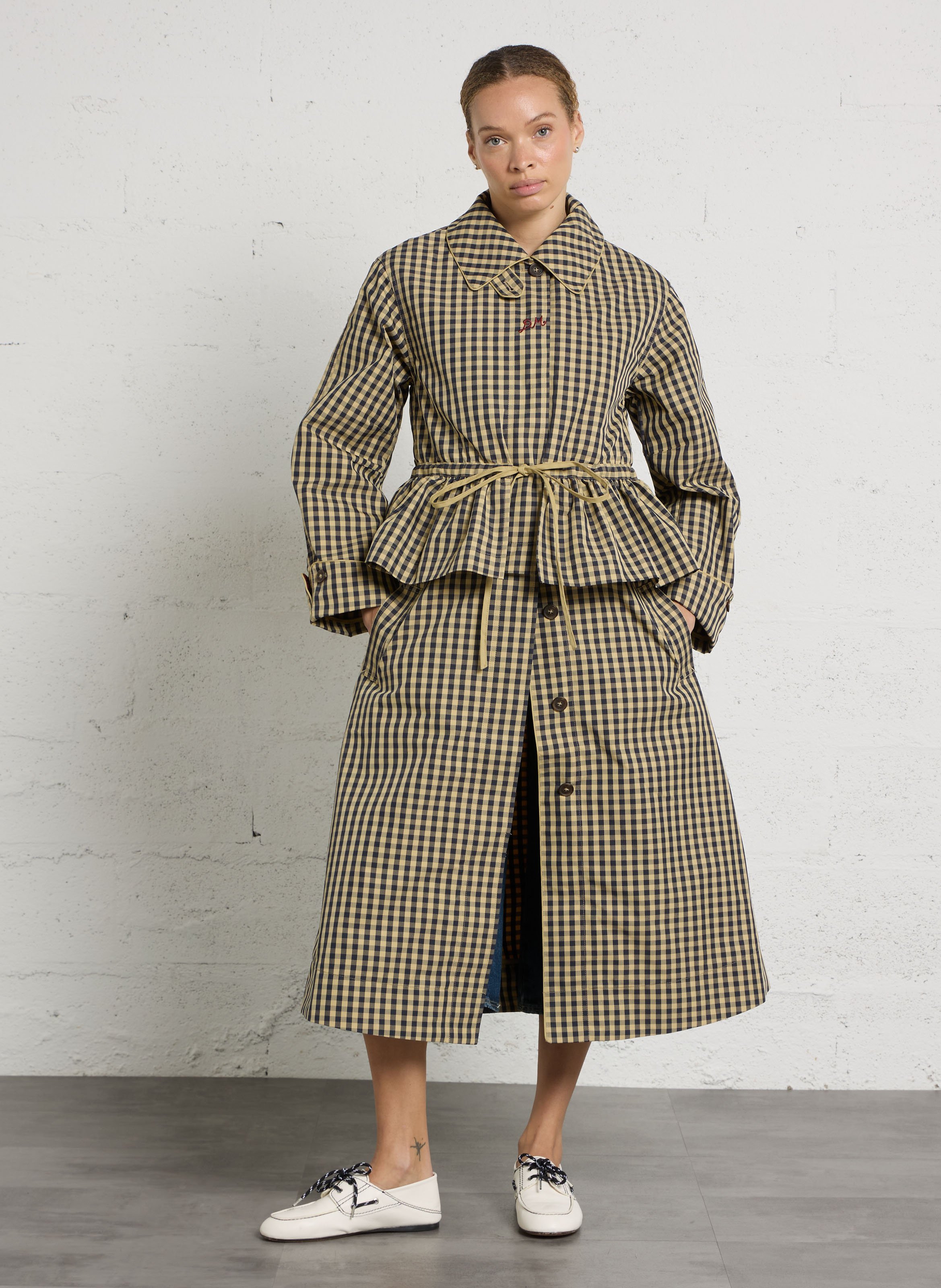 Oversized trenchcoat met klassieke kraag in biologisch katoenmix met print. DAMSON MADDER Blauw