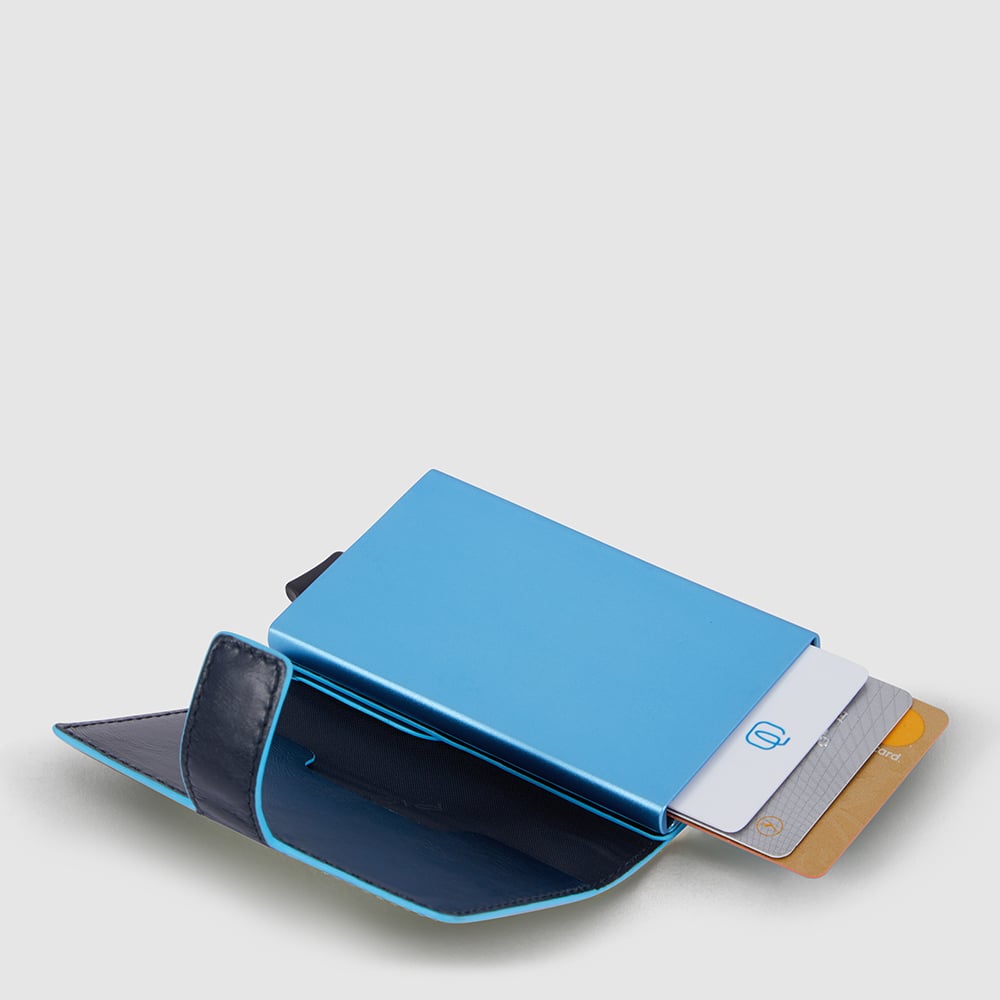 - 100% leather, - 6 cardholder slots, - 1 central compartment, - Size: L10 x H7 cm. PIQUADRO Blue