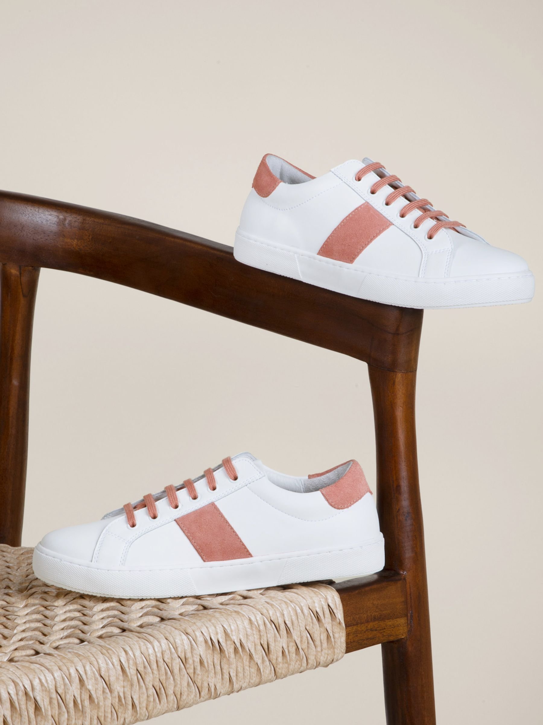 Victory leather lace-up sneakers JULES & JENN White