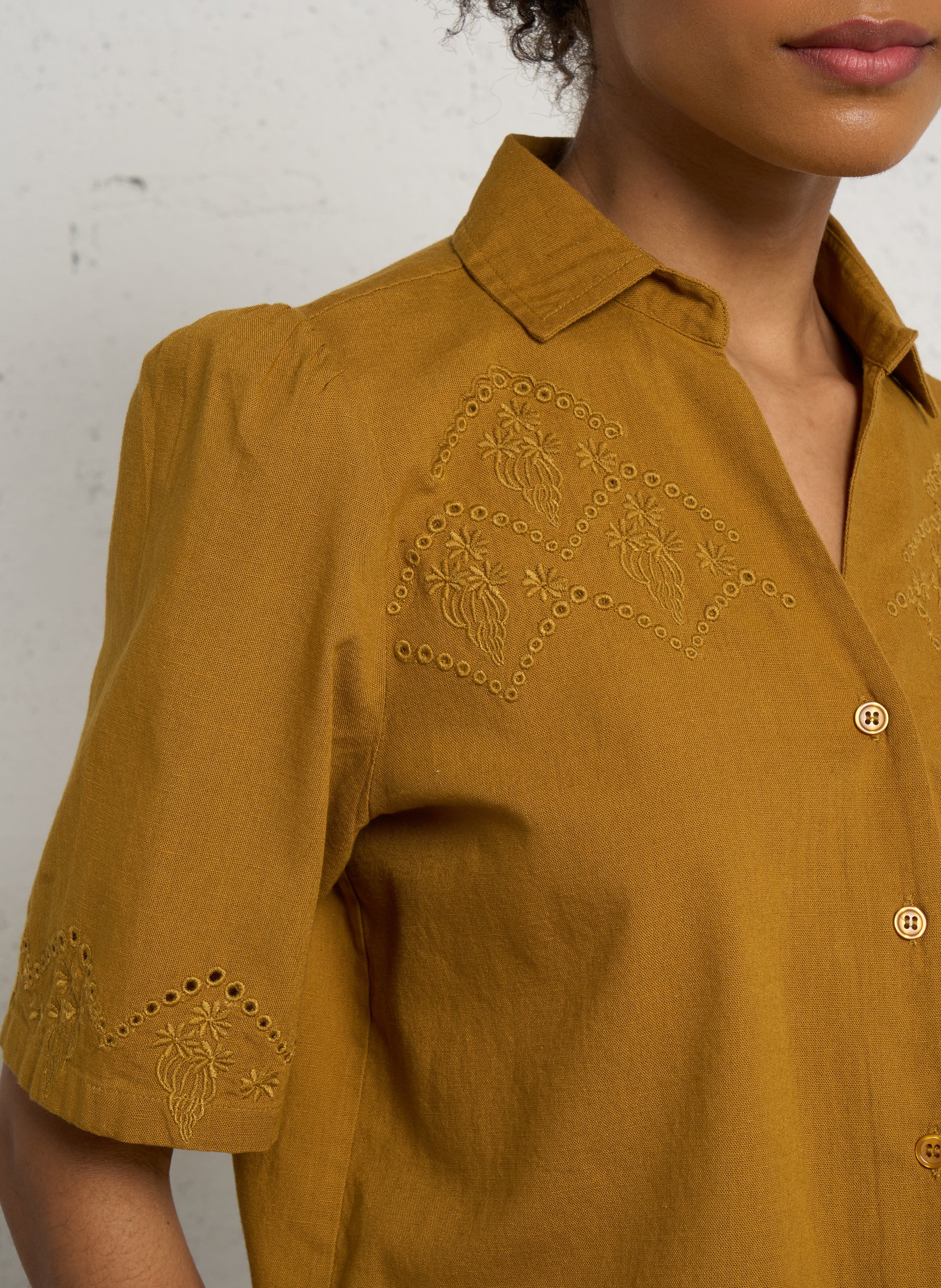 Straight cotton and linen shirt DES PETITS HAUTS Golden