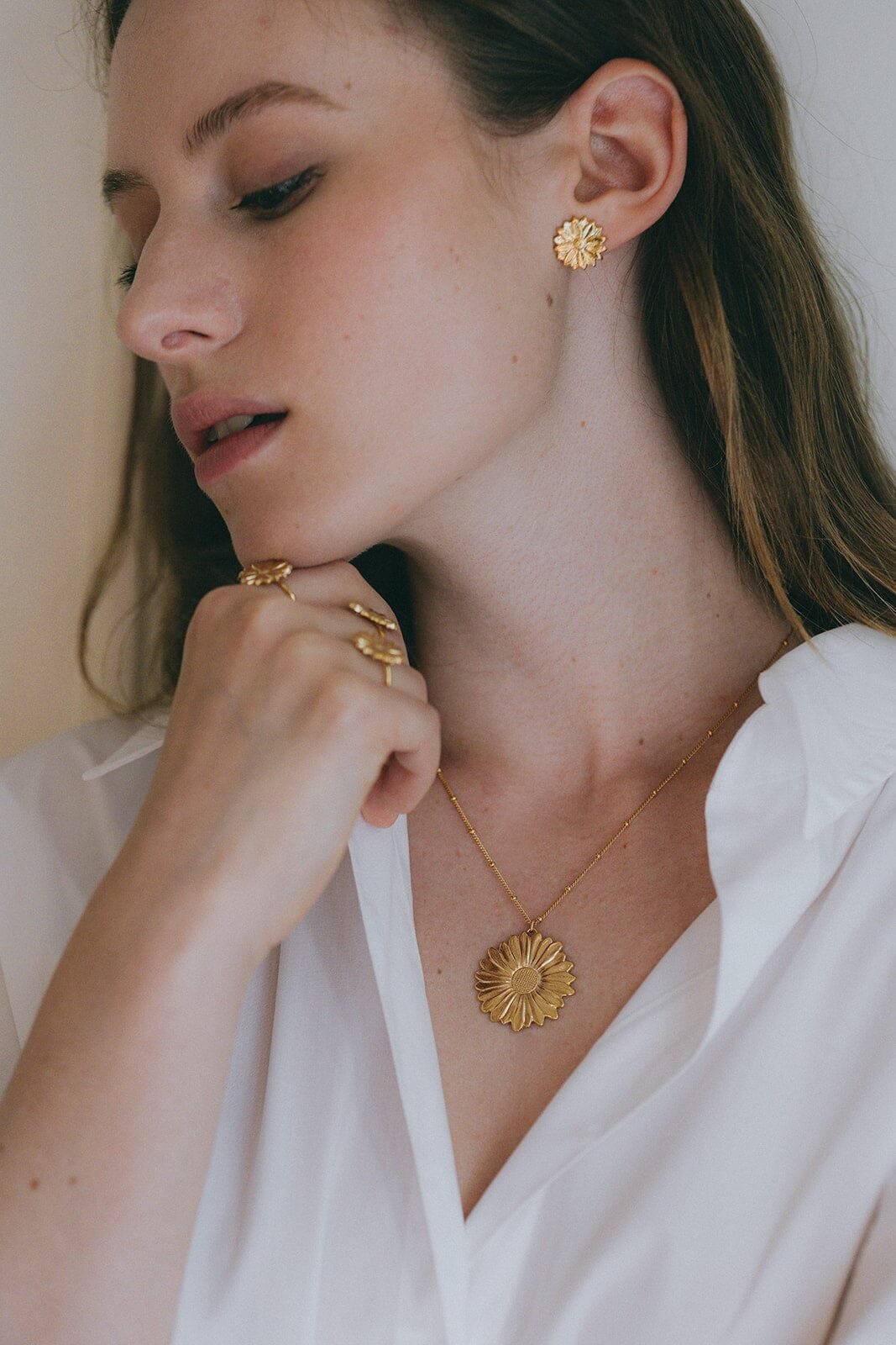 THÉIA - silver-plated flower stud earrings Golden