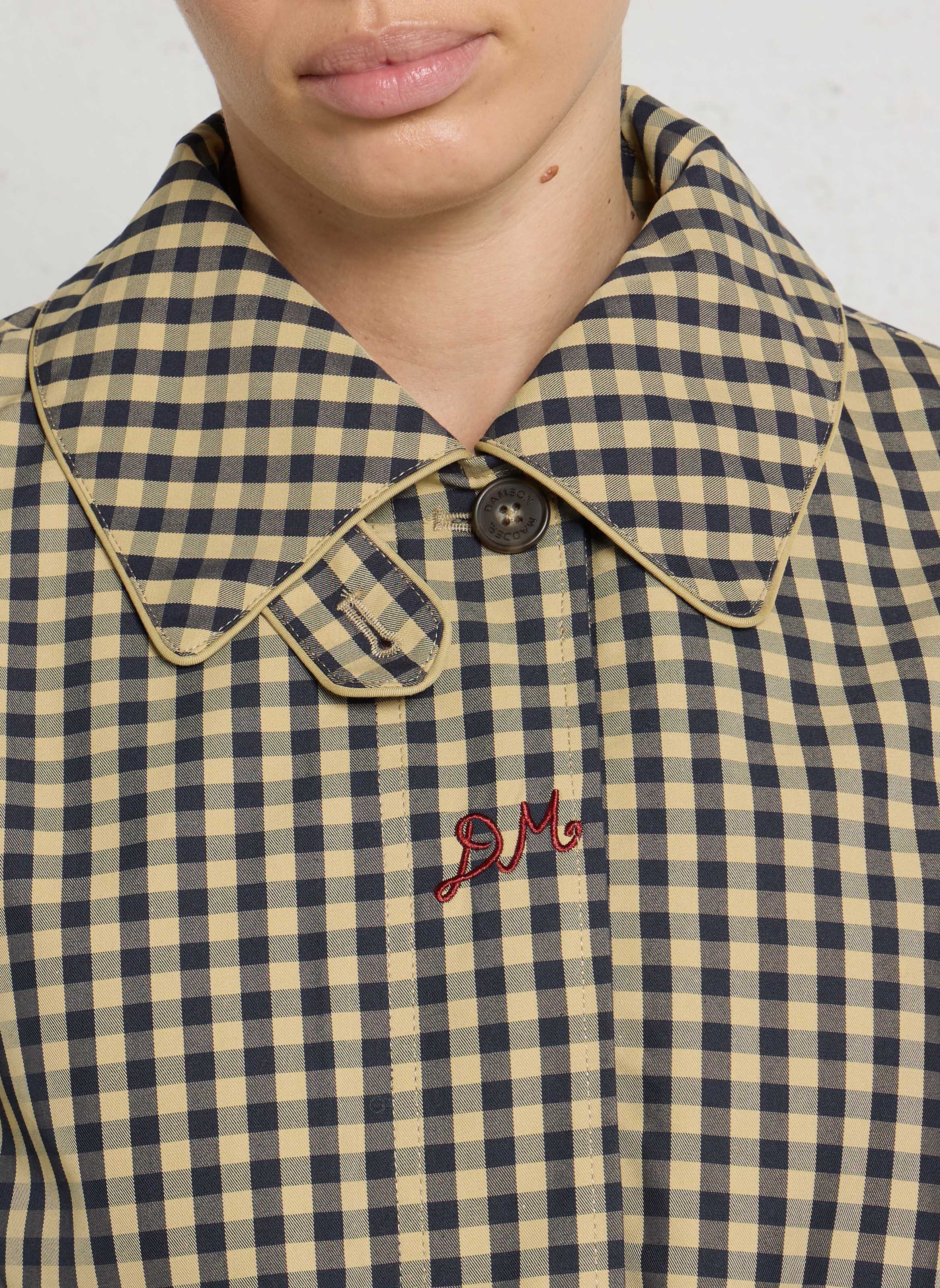 Oversized trenchcoat met klassieke kraag in biologisch katoenmix met print. DAMSON MADDER Blauw