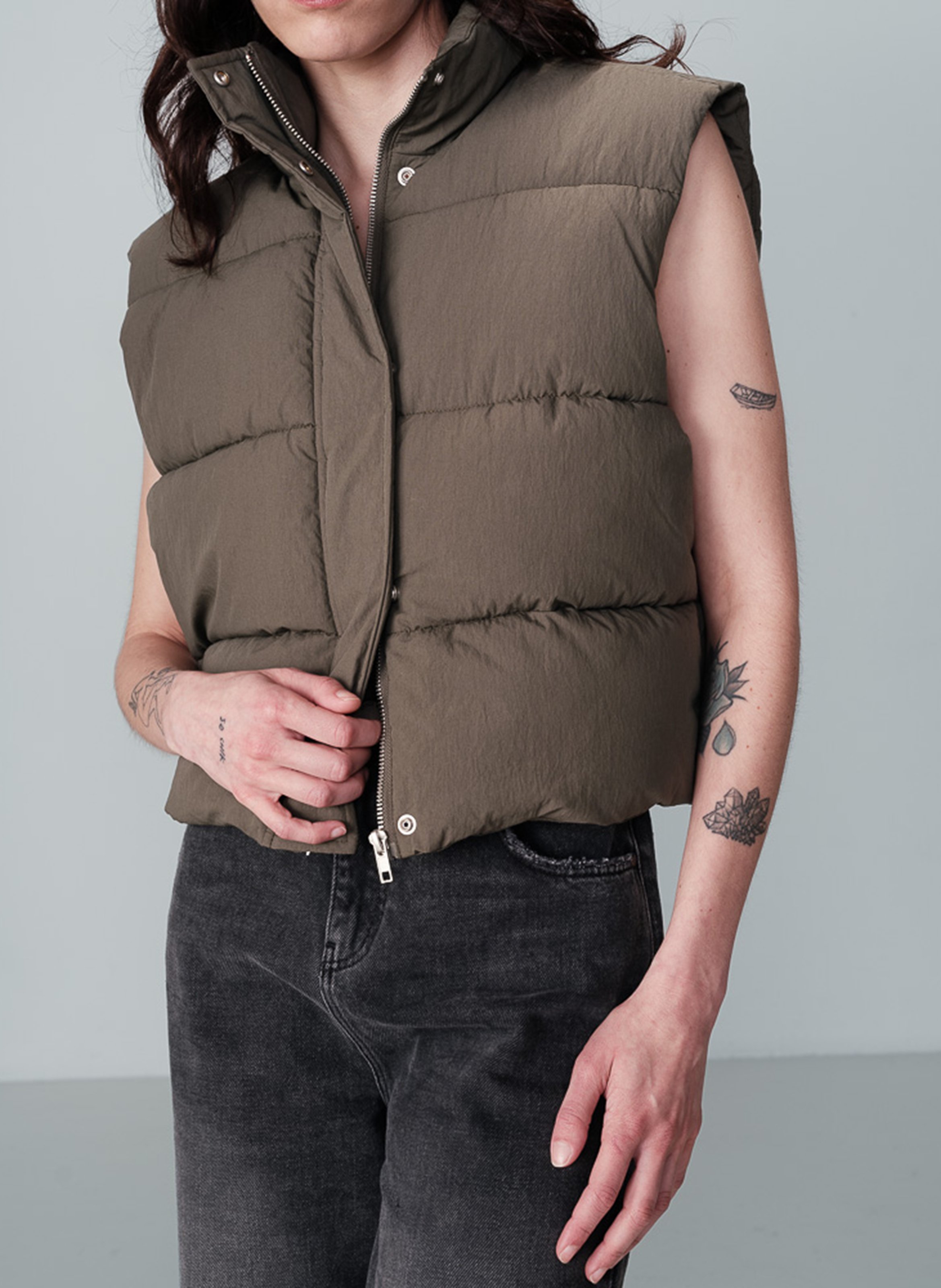 Mouwloos gewatteerd jack met opstaande kraag van katoenmix Groen