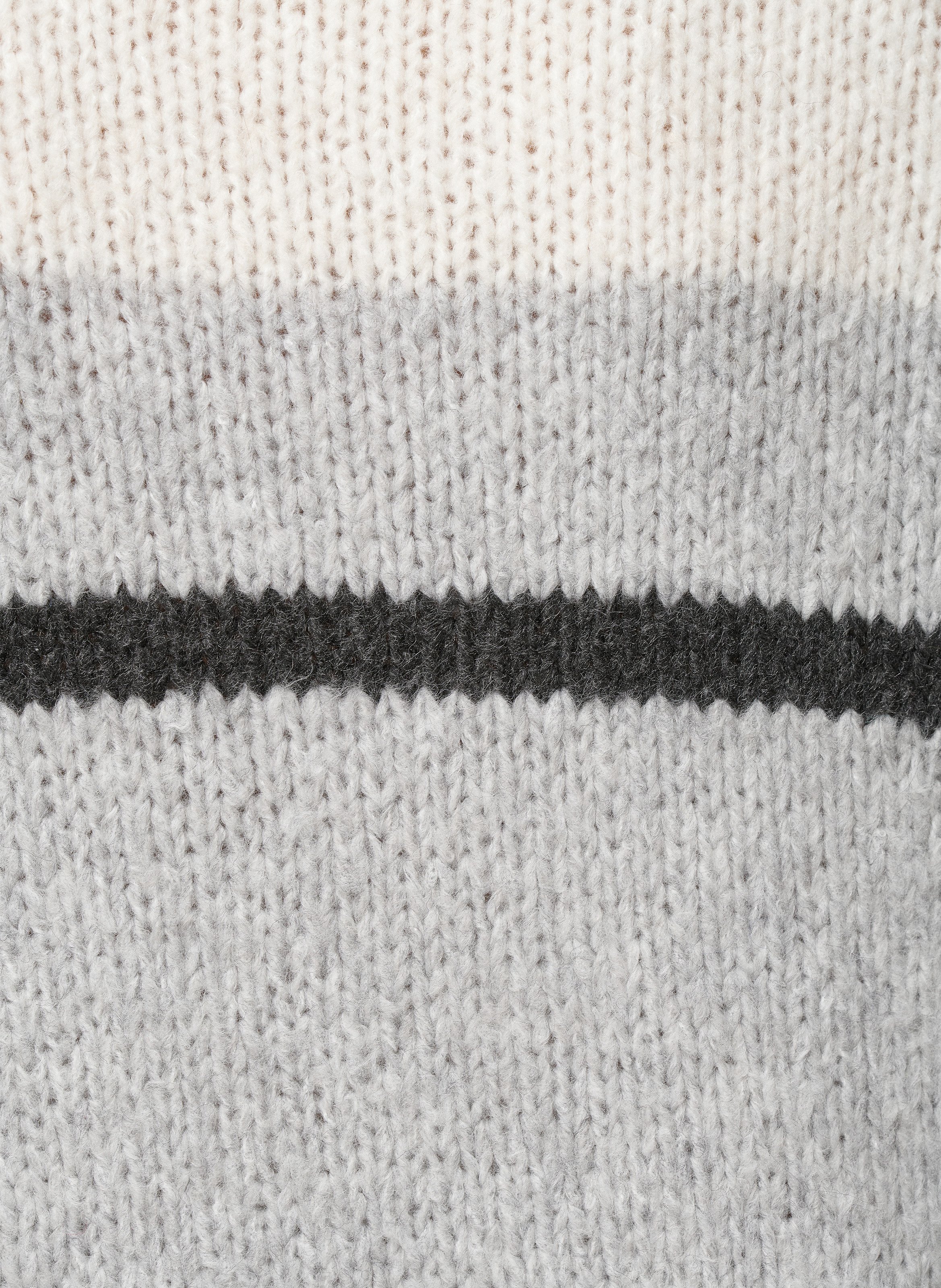 Weiter Rundhalsausschnitt Pullover mit Streifenmuster aus gemischtem Strickgewebe. HUMILITY Silber