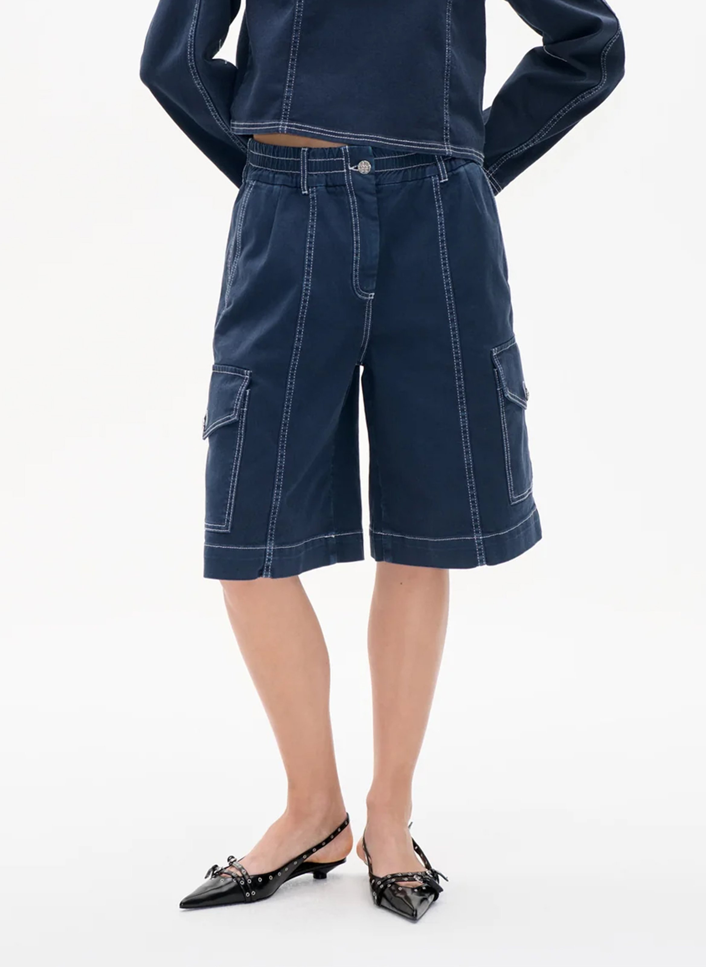 Solid color oversized shorts with pockets BAUM UND PFERDGARTEN