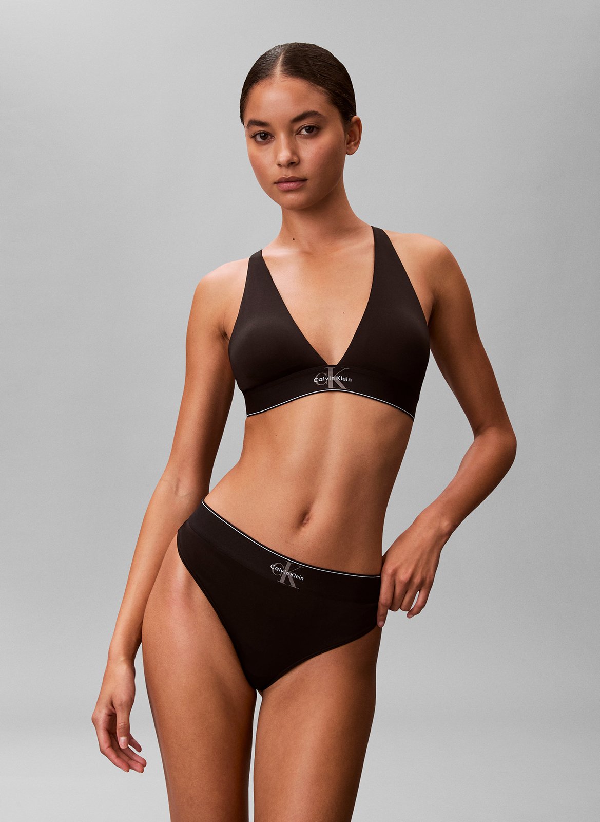 <Tanga in effen kleur met logodetail</p> CALVIN KLEIN UNDERWEAR Zwart