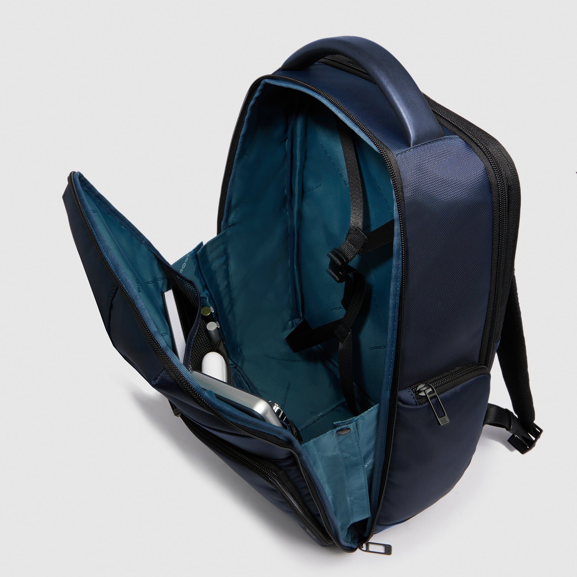 17-inch laptop travel backpack PIQUADRO Black