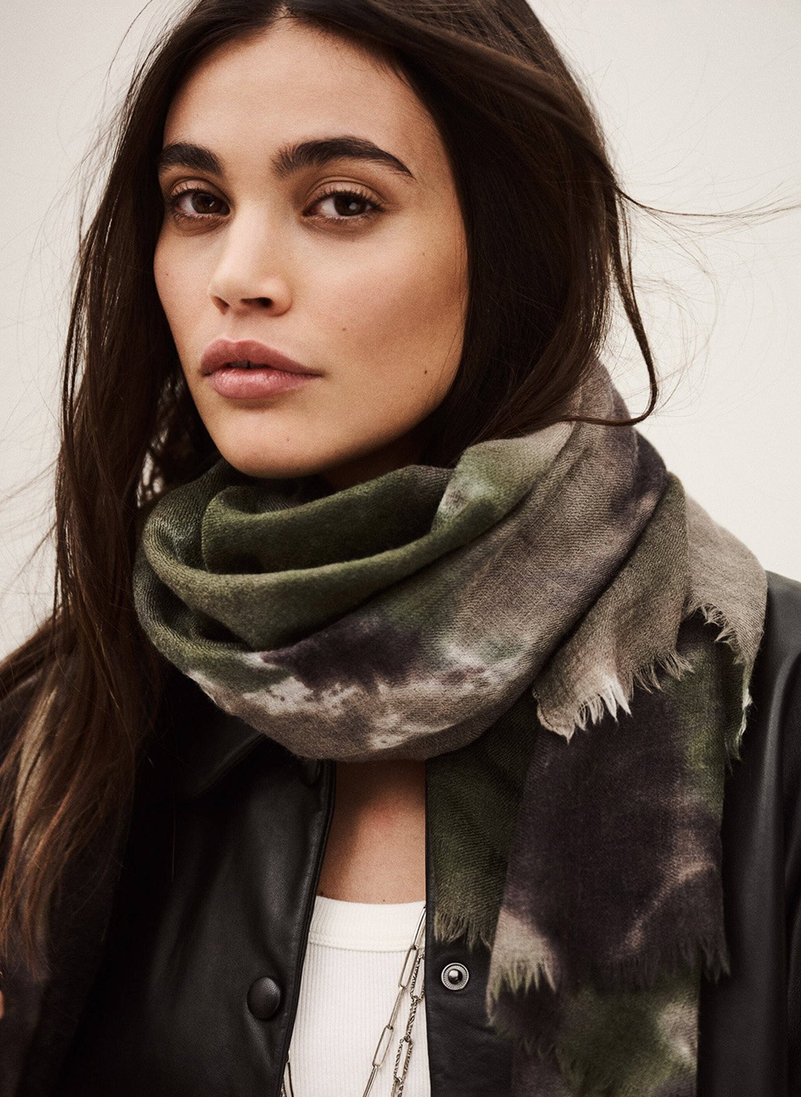 Foulard imprimé en laine et soie BA&SH Kaki