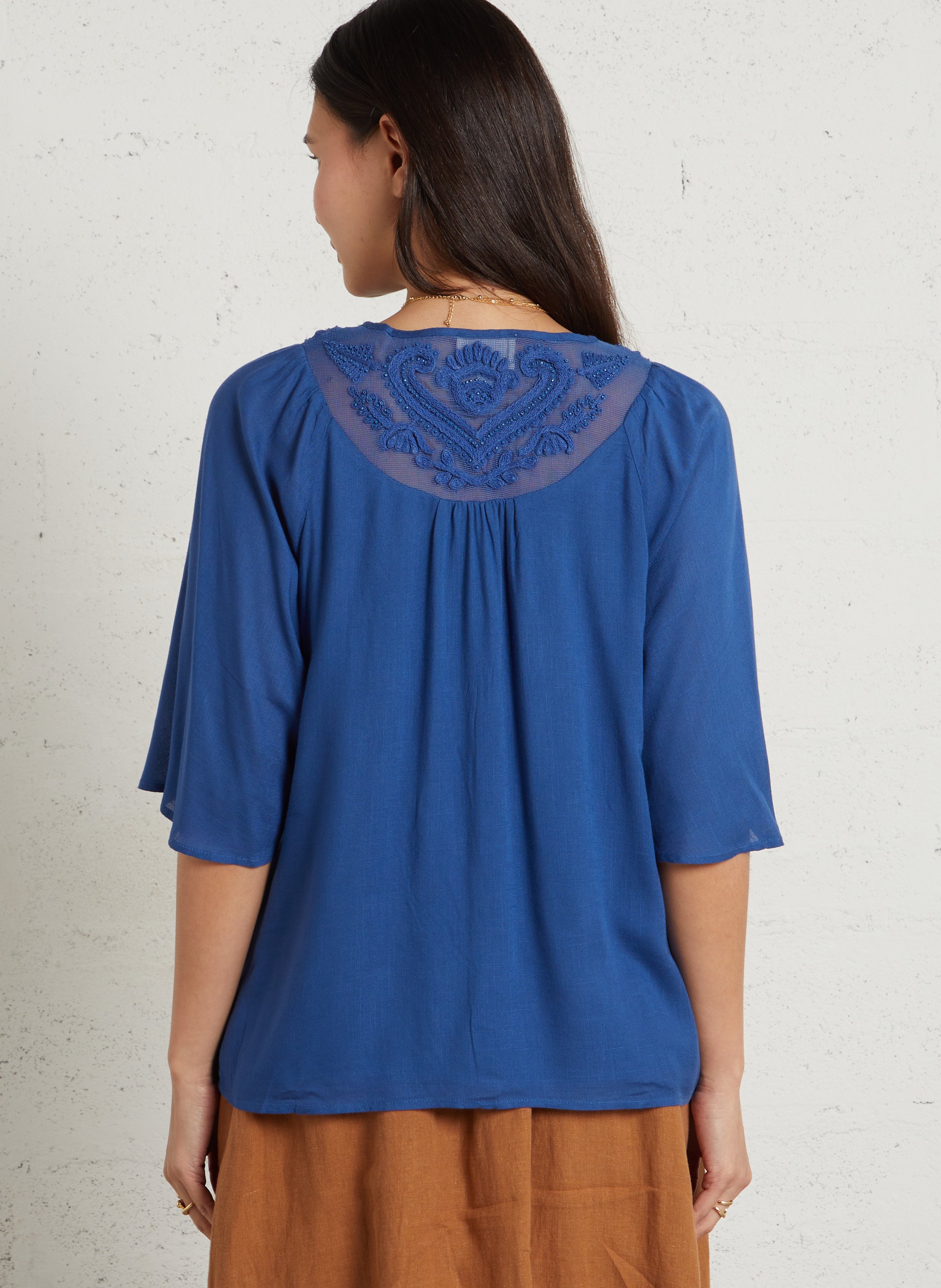 Tee-shirt col V fluide à broderies MAISON 123 Bleu