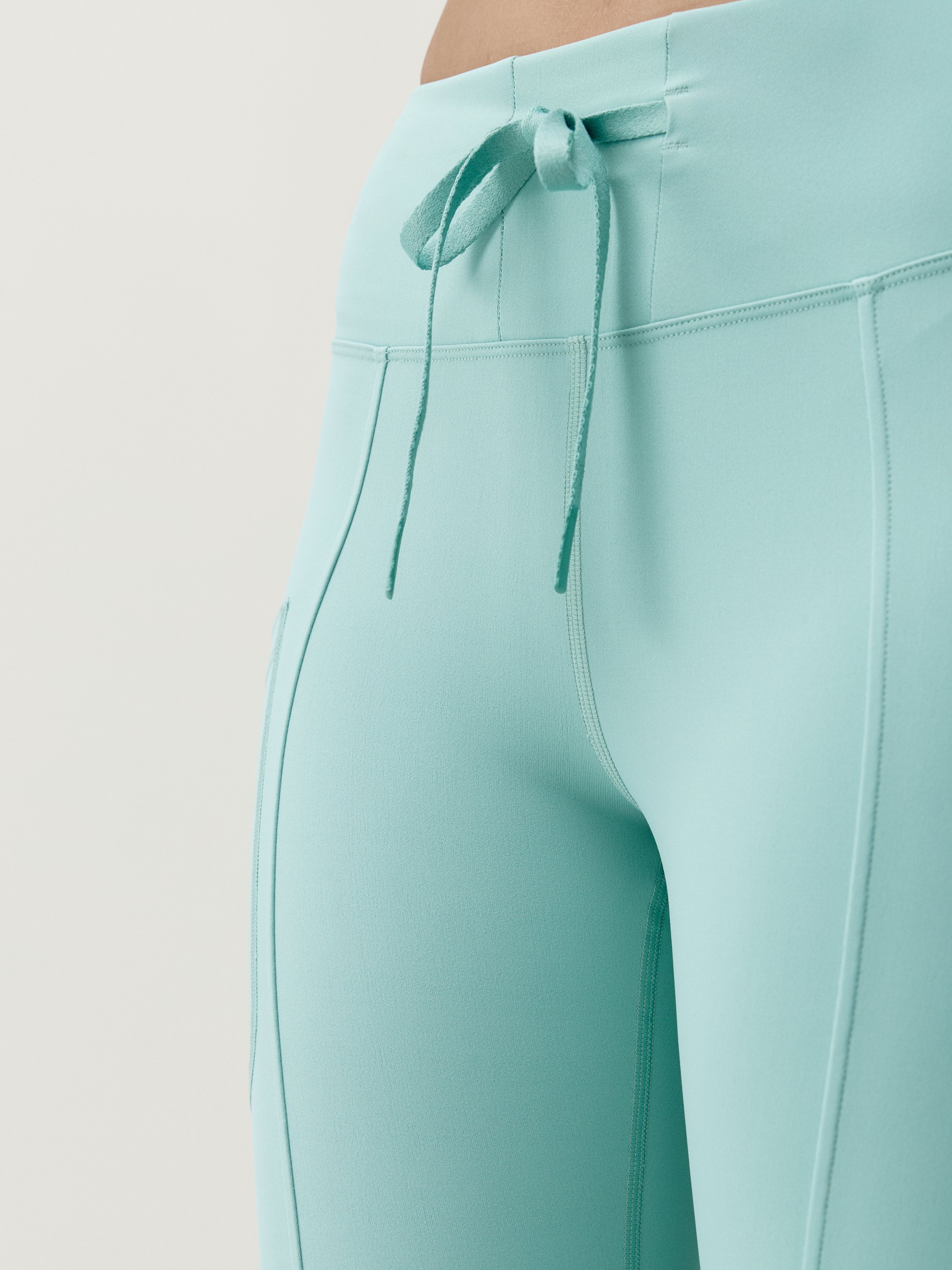 Long performance sports leggings BORN Green