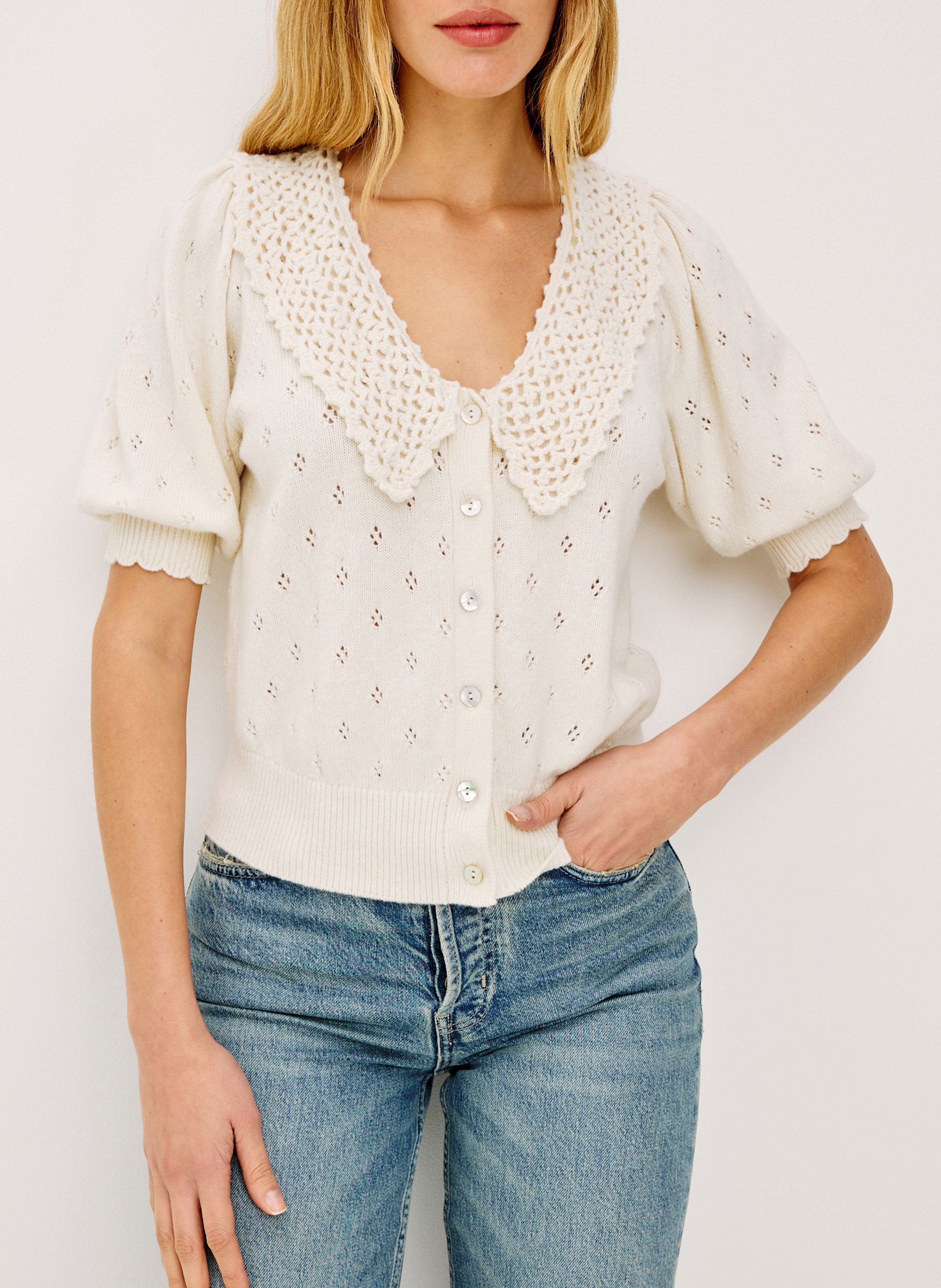 Gerade geschnittene Strickjacke mit V-Ausschnitt RAILS Weiss