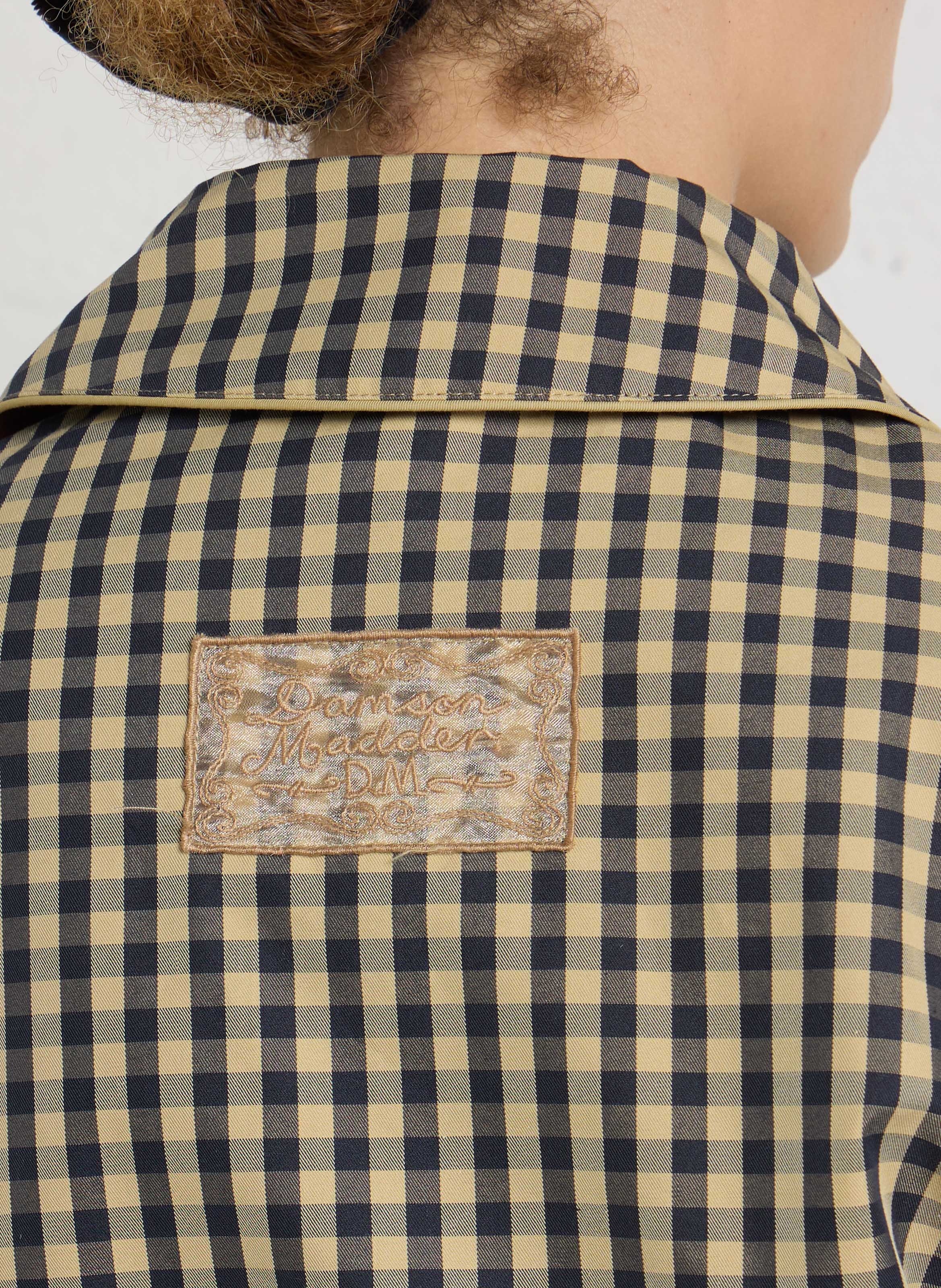 Oversized trenchcoat met klassieke kraag in biologisch katoenmix met print. DAMSON MADDER Blauw