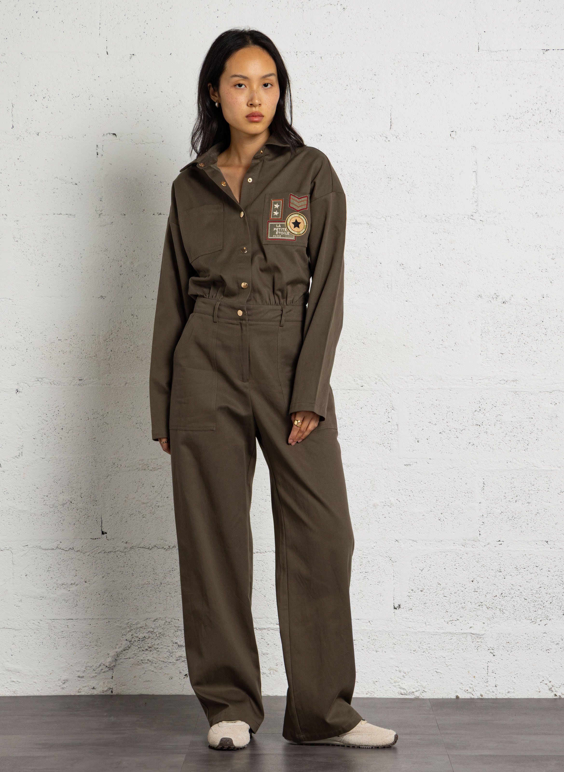 Jumpsuit aus Baumwoll-Mix mit klassischem Kragen LA PETITE ETOILE Khaki