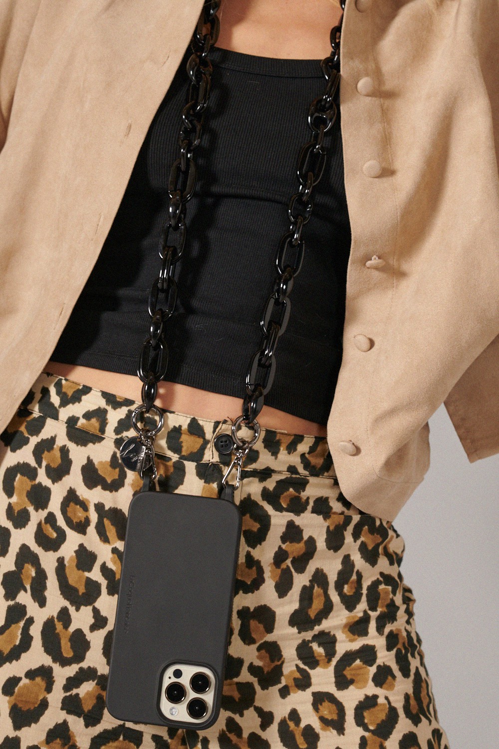 Resin phone chain Black