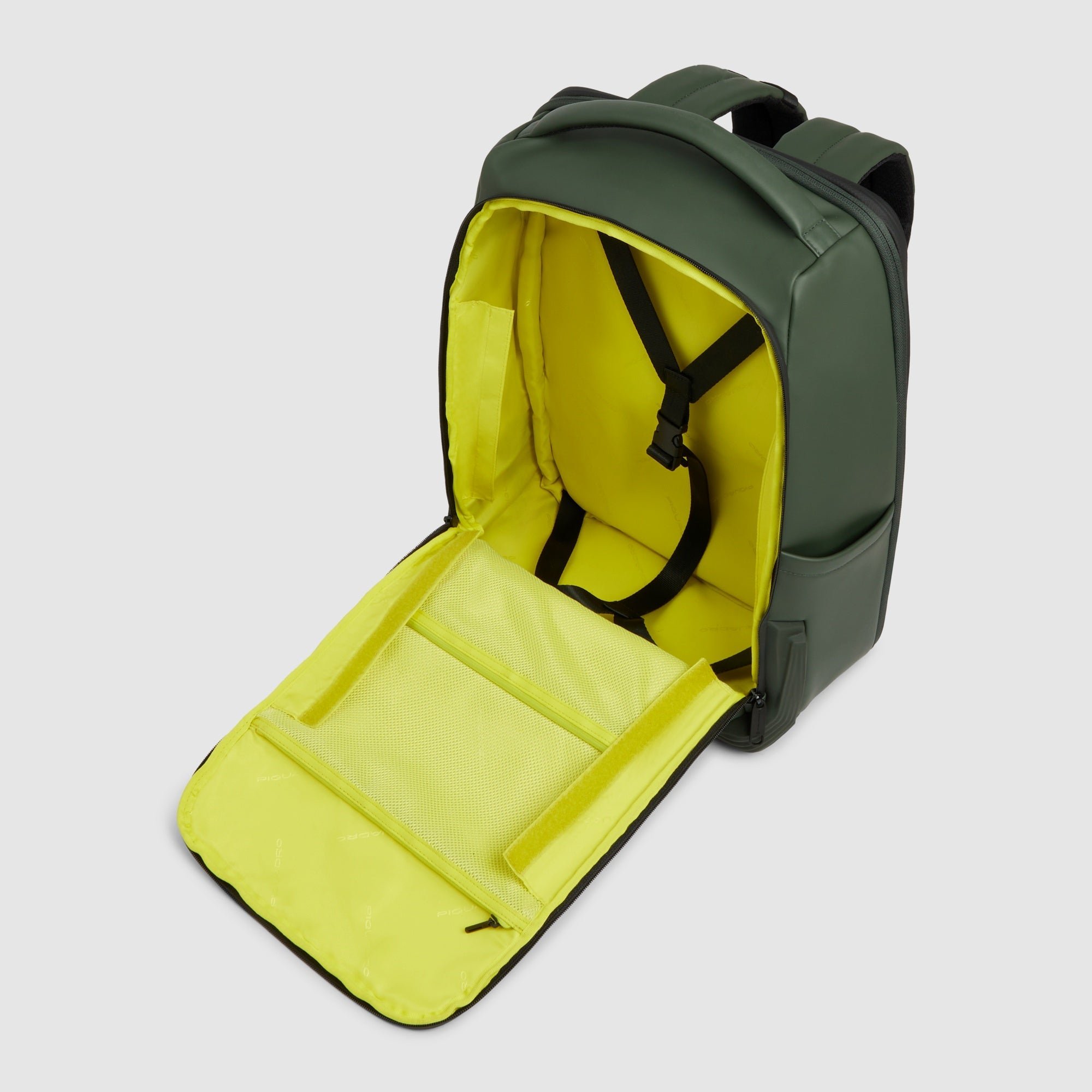 Water-repellent travel backpack for laptop PIQUADRO Green