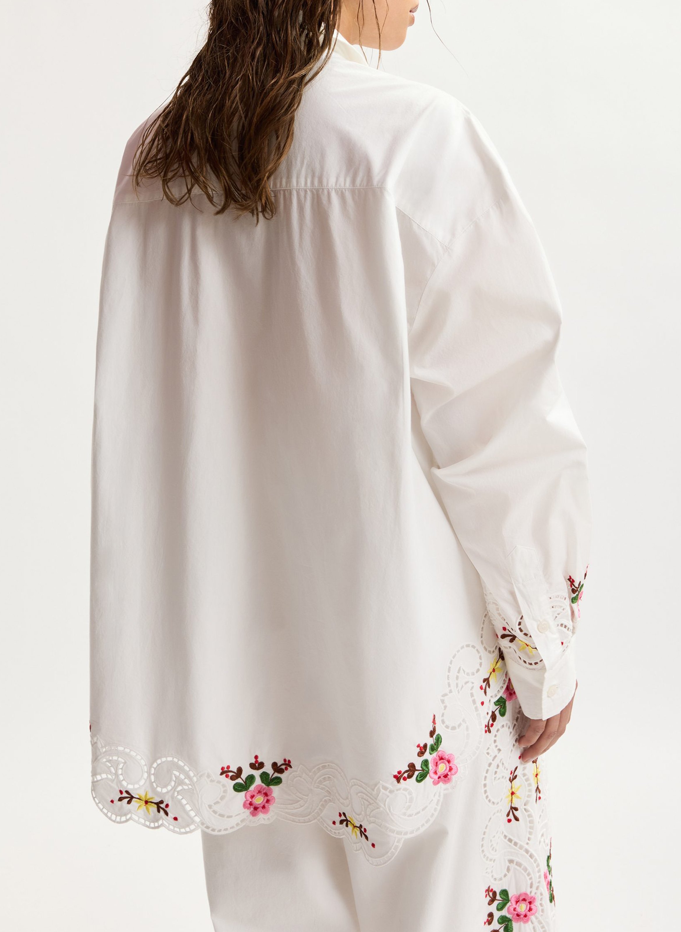 Chemise oversize à broderies ESSENTIEL ANTWERP Blanc
