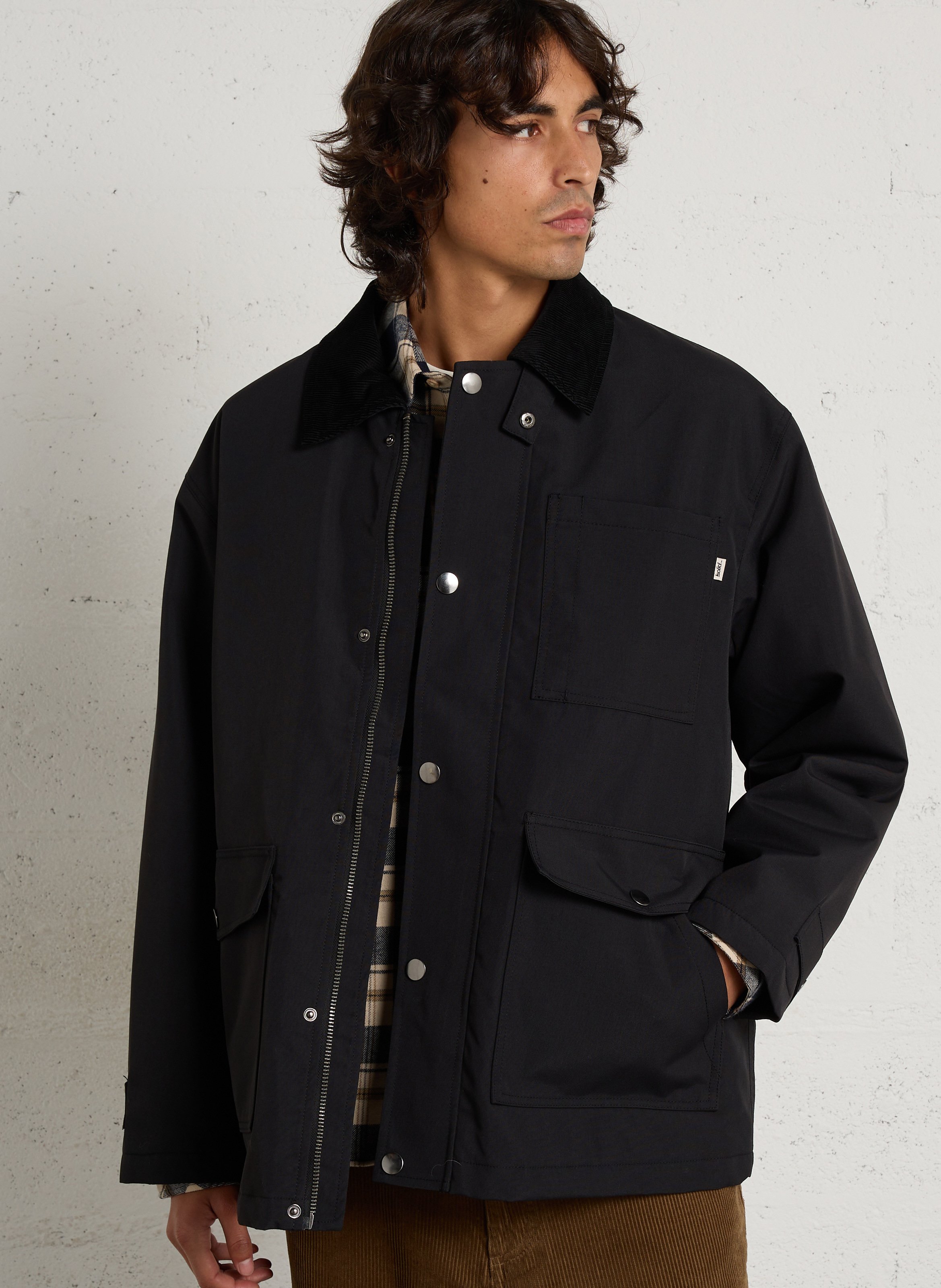 Gerade geschnittene Jacke mit Cordkragen SOLID Schwarz