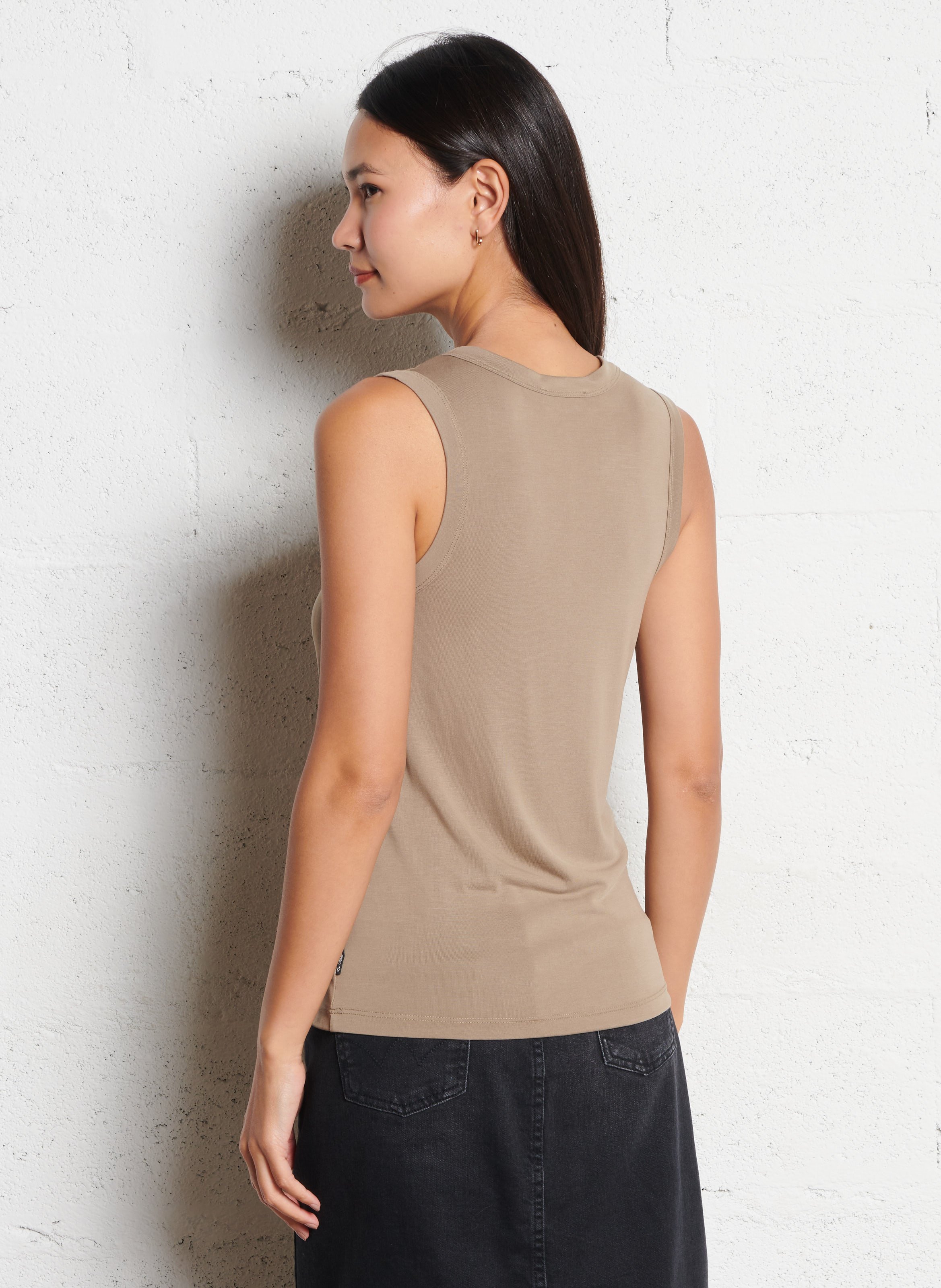 Straight V-neck tank top LE TEMPS DES CERISES White