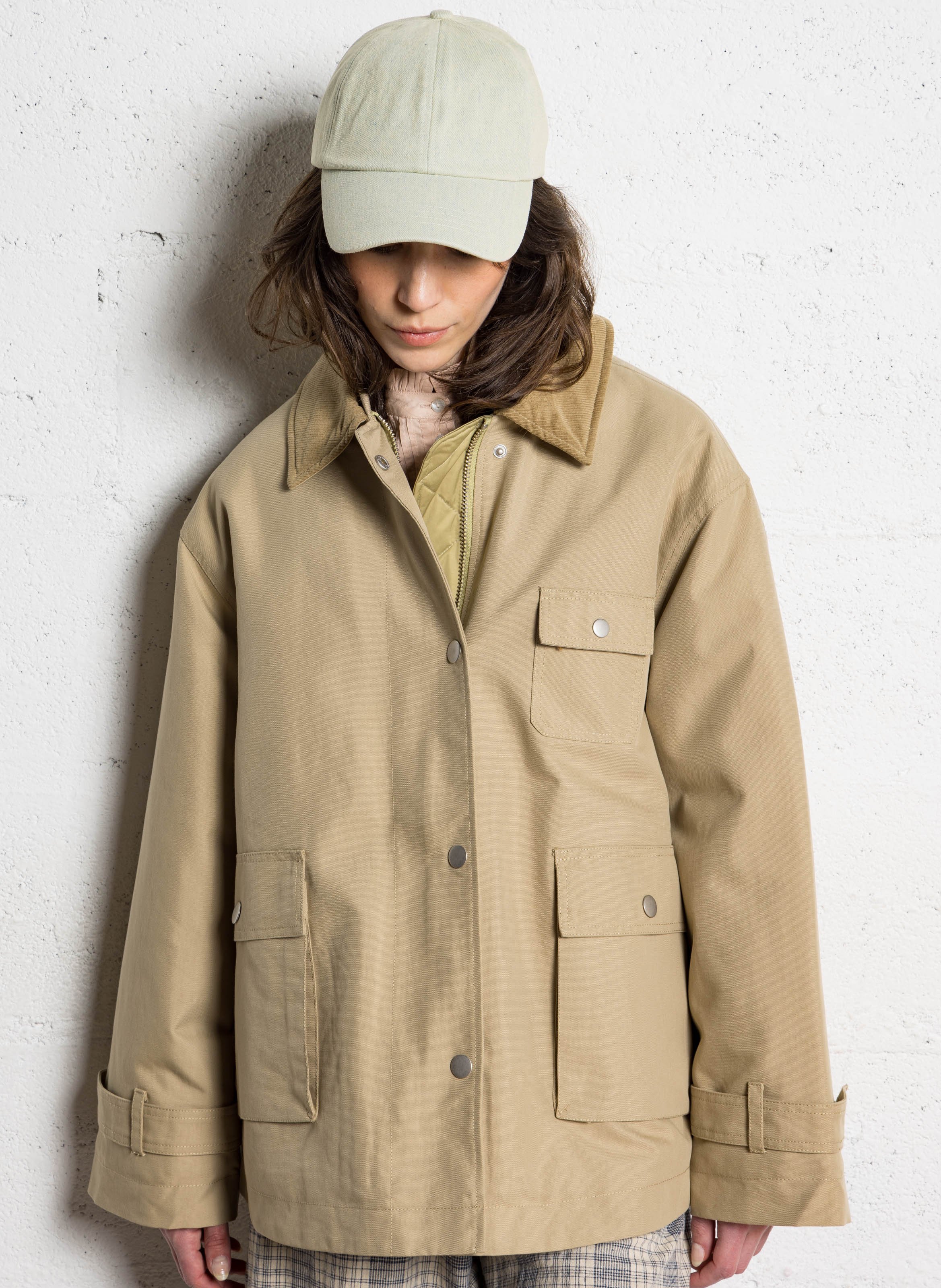 Klassieke colbertjas van corduroy. BELLEROSE Beige