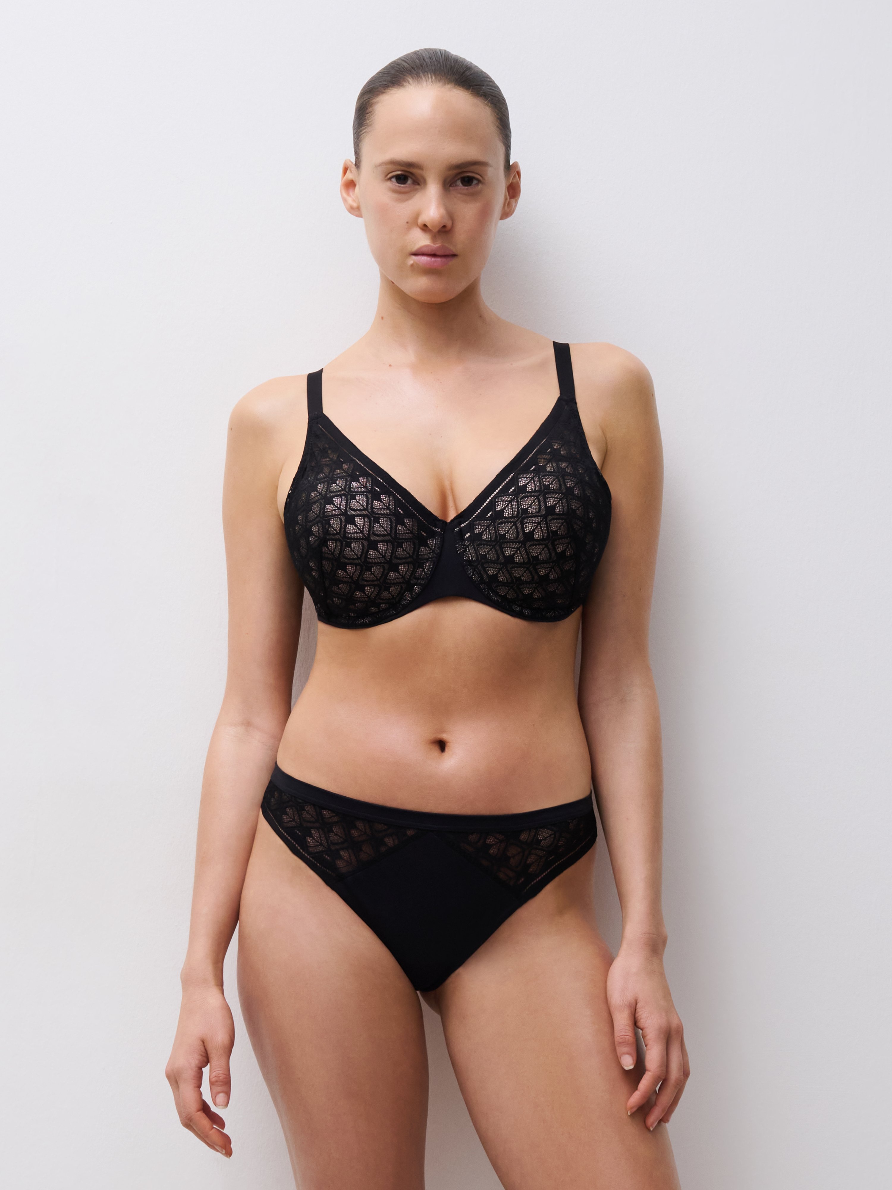 Memory foam half-cup bra CHANTELLE Black