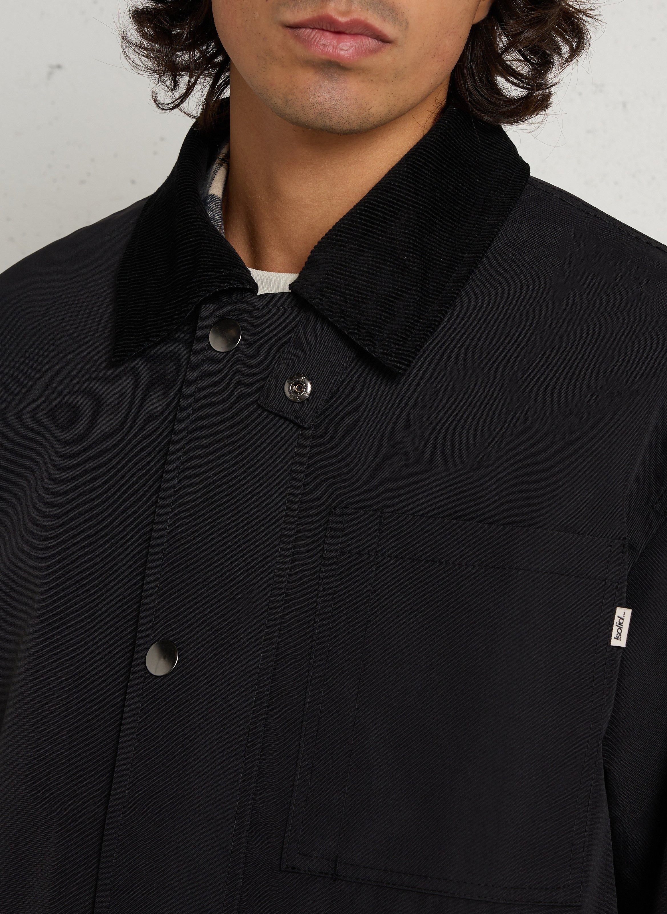 Gerade geschnittene Jacke mit Cordkragen SOLID Schwarz