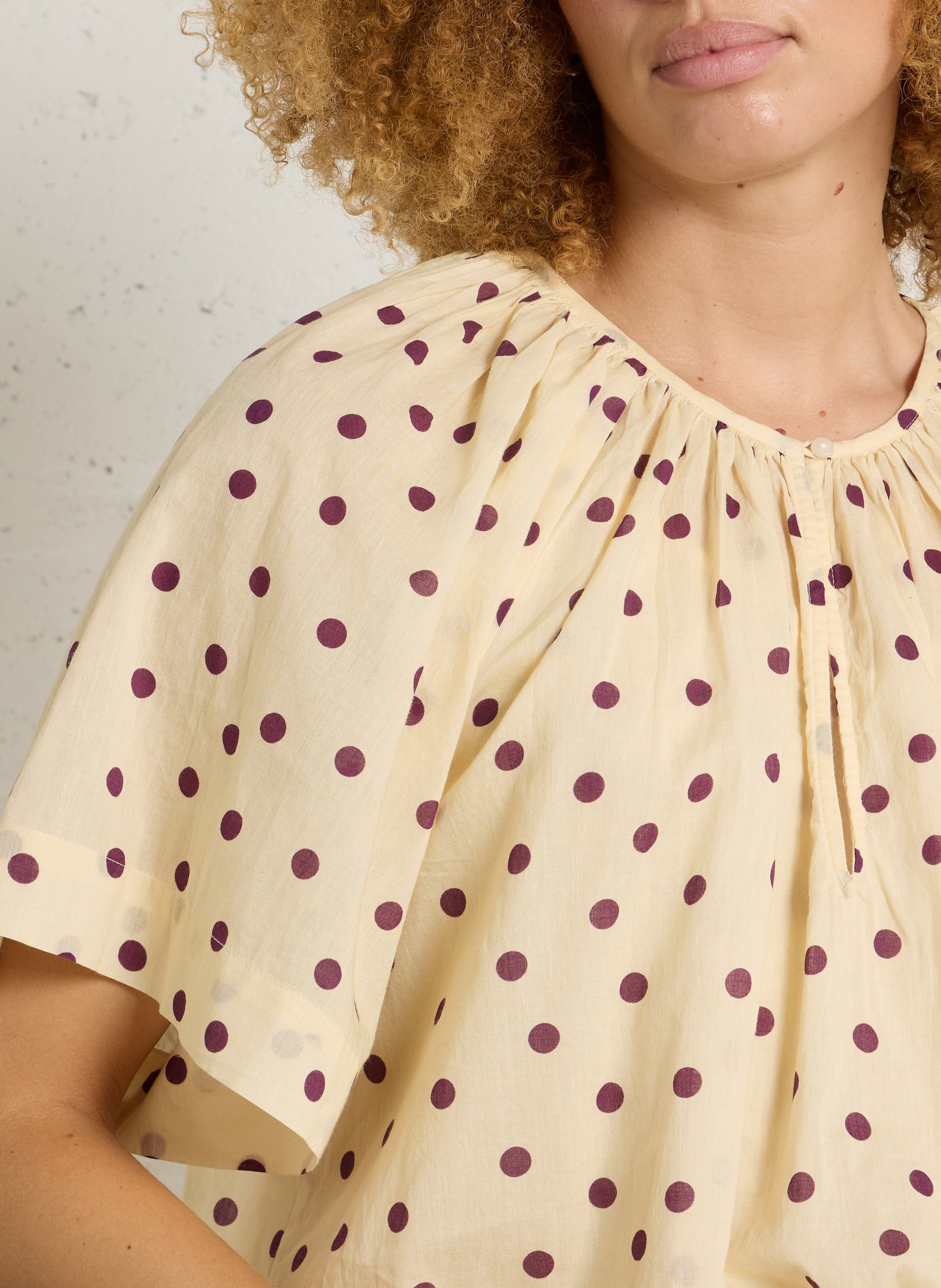 Gerader Baumwoll-Print-Top mit Rundhalsausschnitt BELLEPIECE Gelb