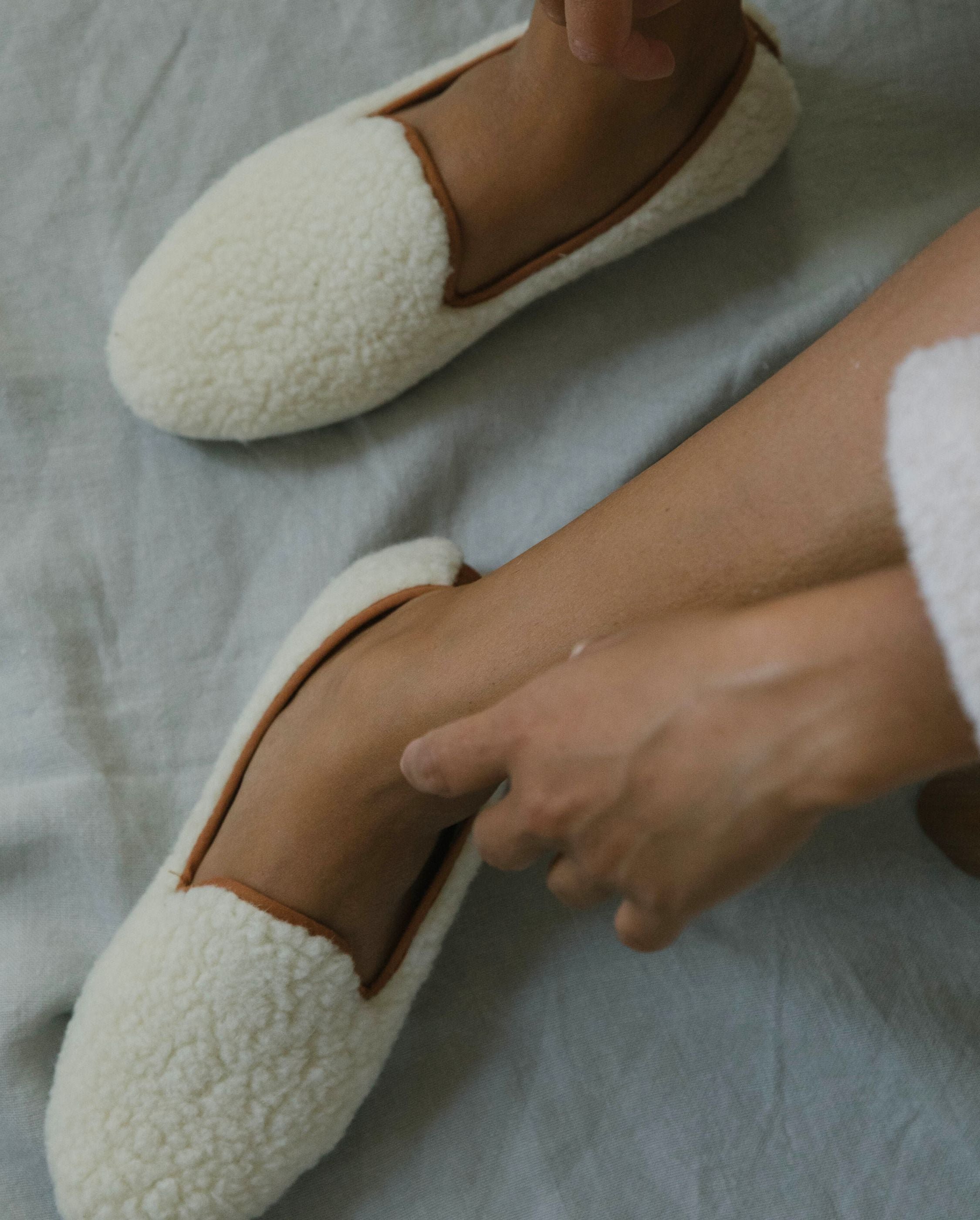 Women's wool bouclé slippers, white camel ANGARDE White