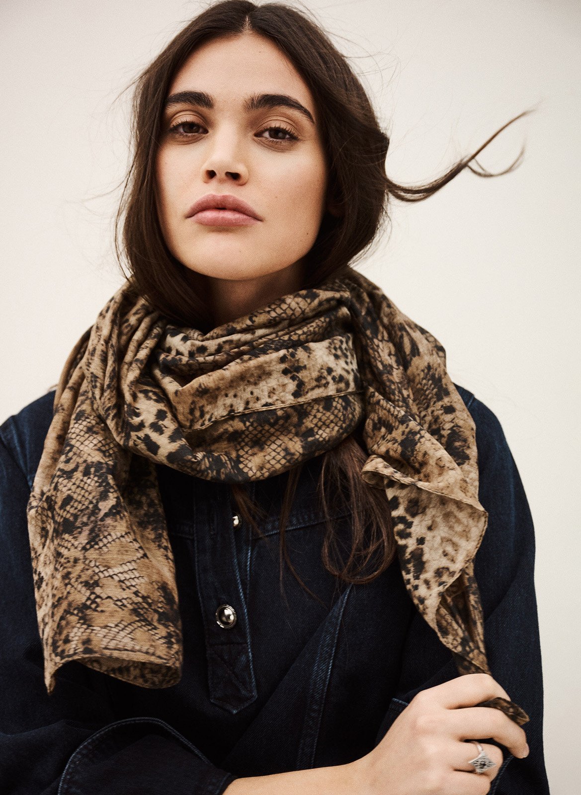 Foulard en coton et soie mélangé imprimé BA&SH Kaki