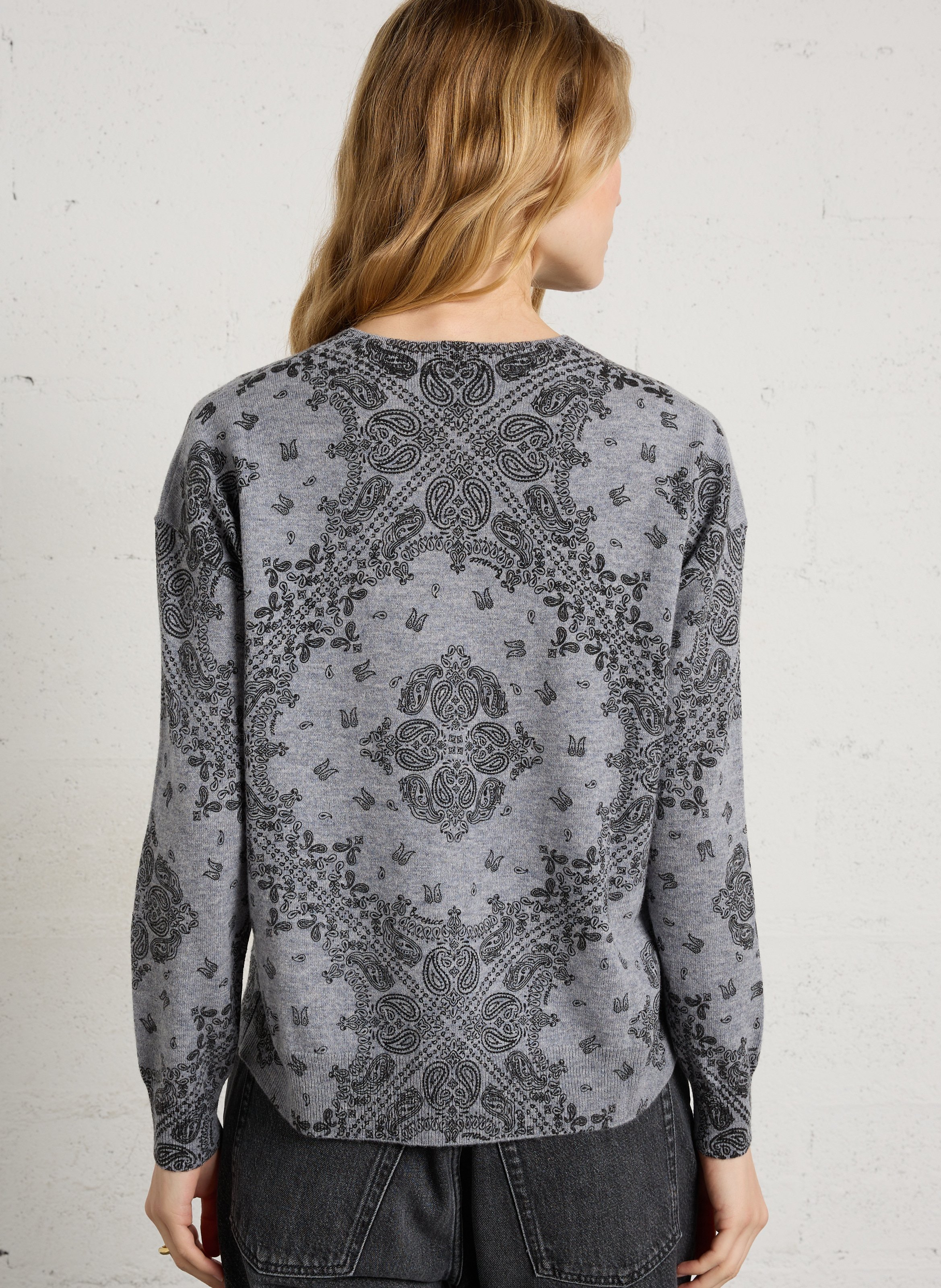 Pull droit col rond imprimé cachemire en laine BERENICE Gris