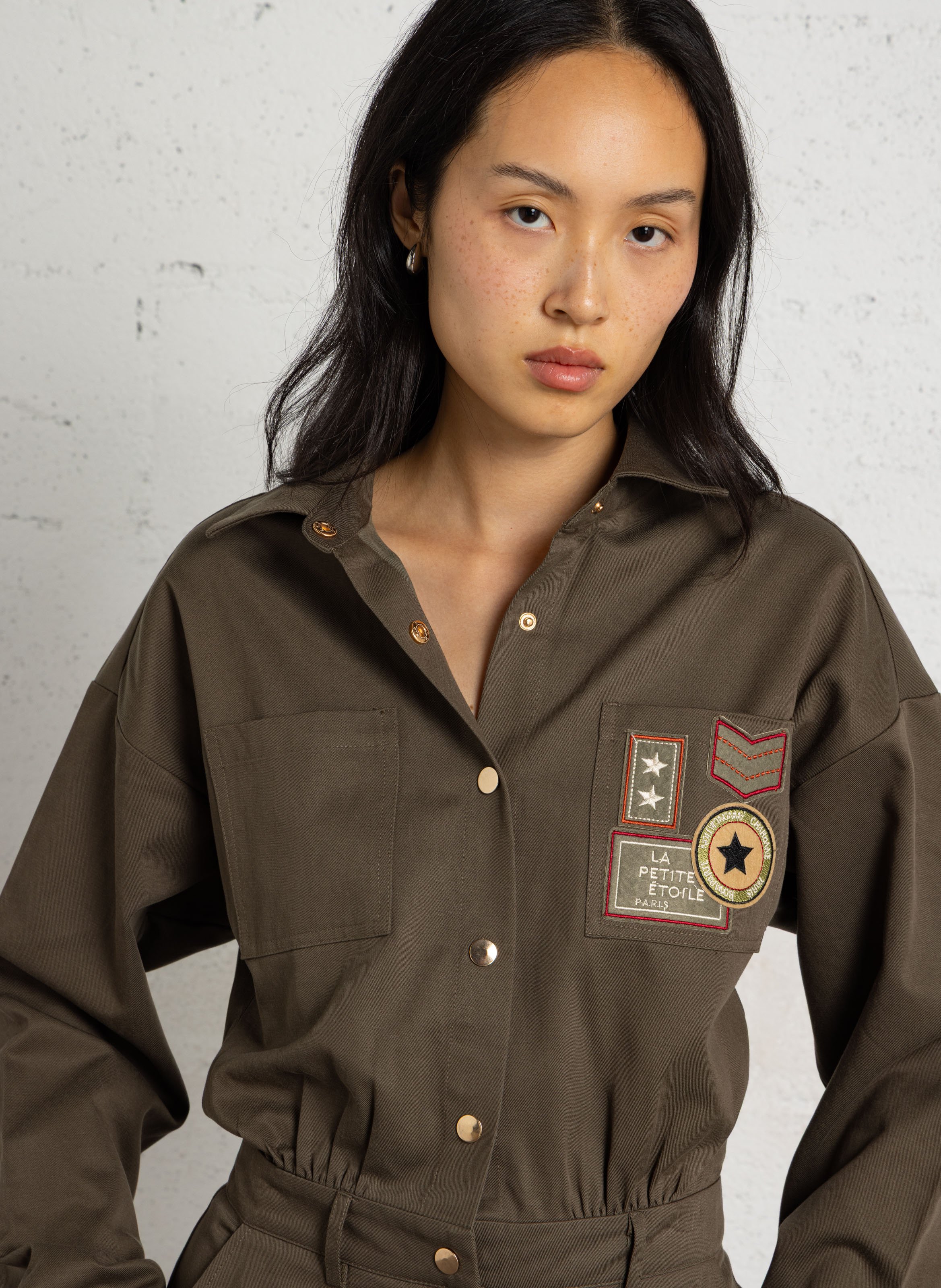 Jumpsuit aus Baumwoll-Mix mit klassischem Kragen LA PETITE ETOILE Khaki