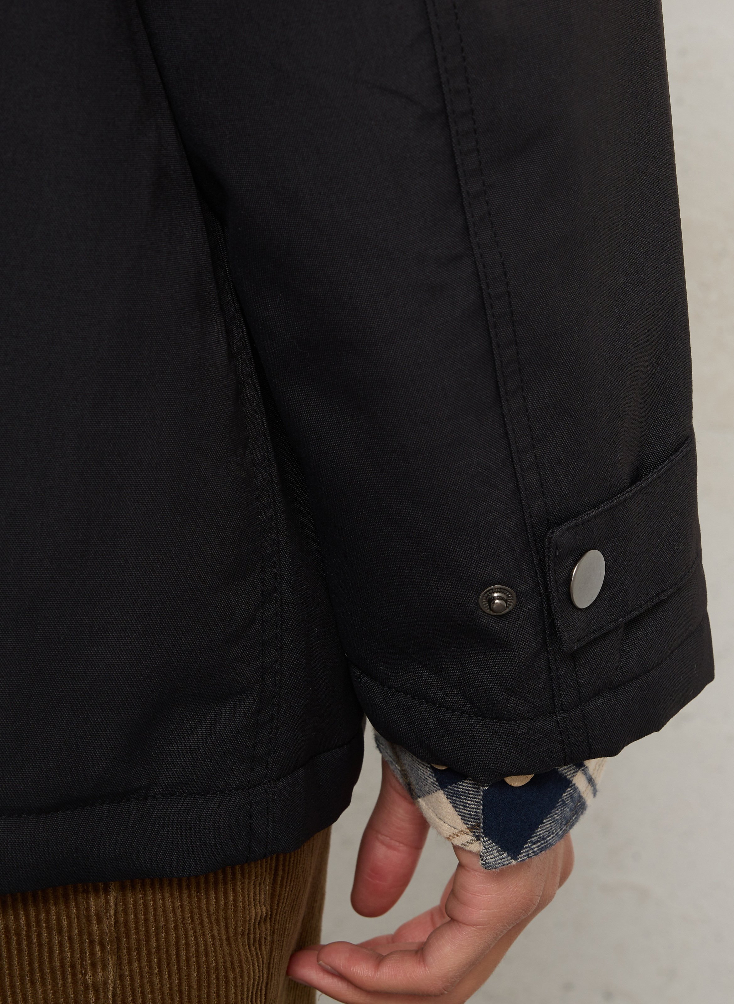 Gerade geschnittene Jacke mit Cordkragen SOLID Schwarz